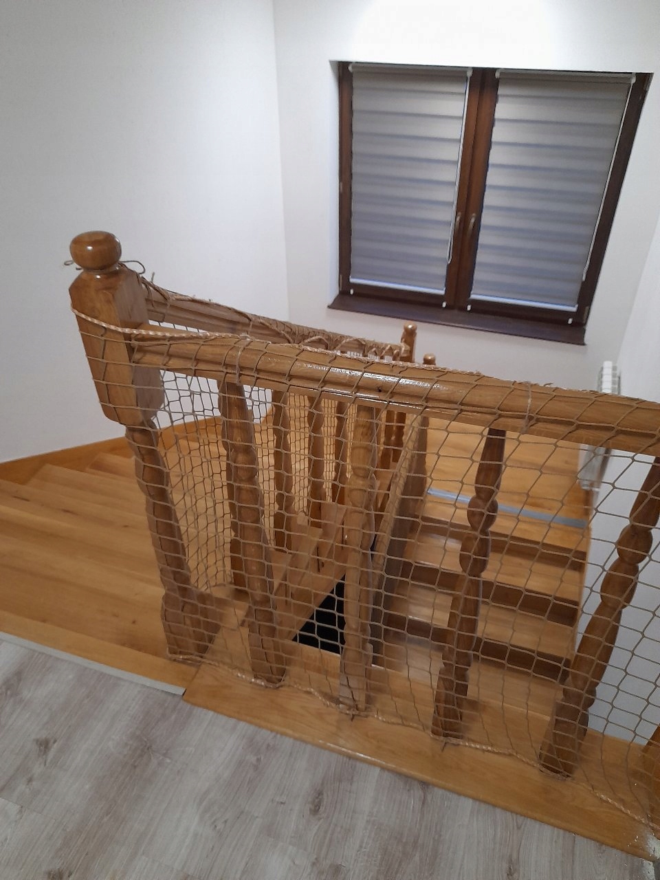 BEZWĘZŁOWA SIATKA ZABEZPIECZAJĄCA SCHODY 100cm Przeznaczenie drzwi schody