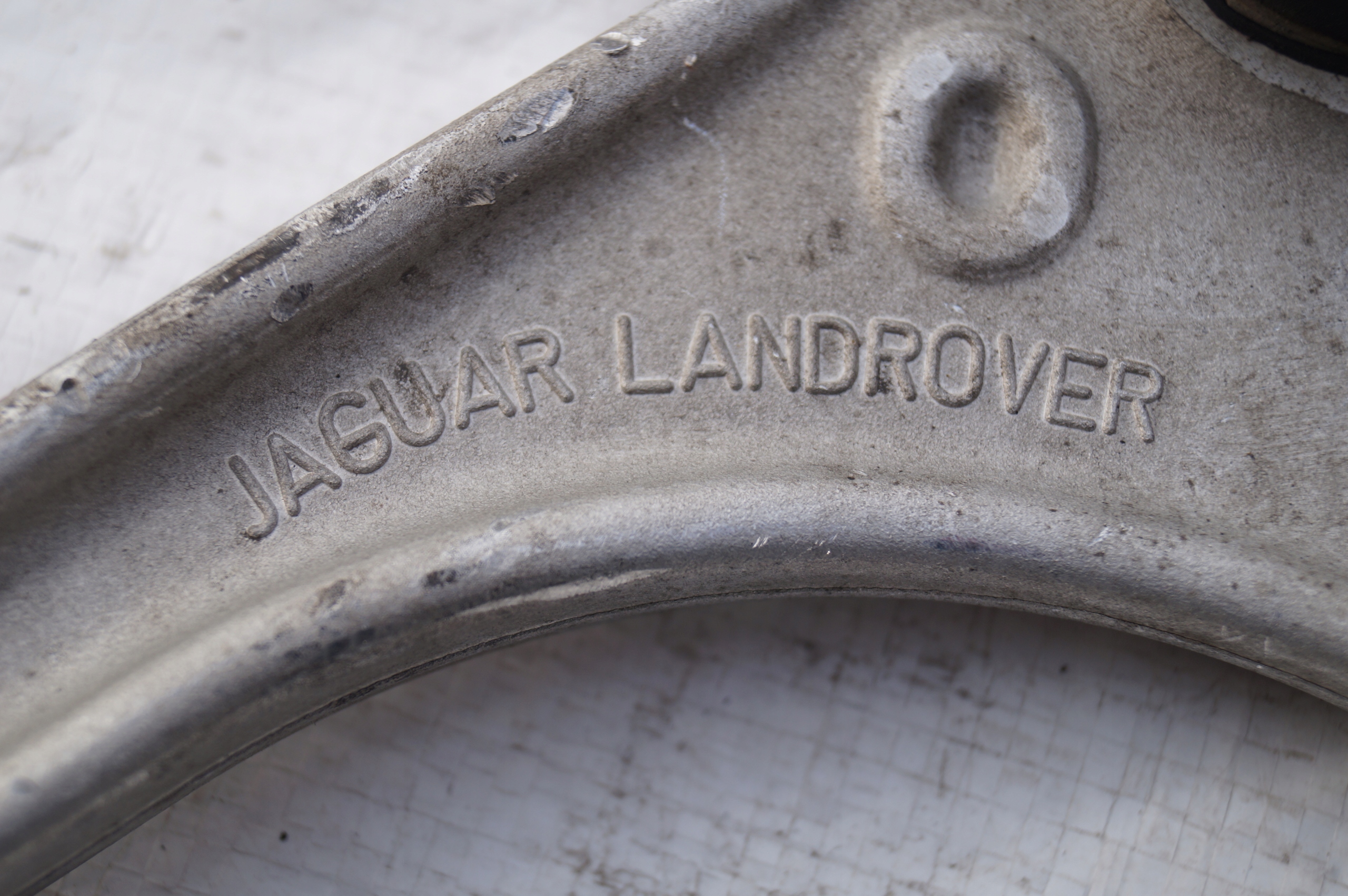 arm front right left upper LAND ROVER VELAR