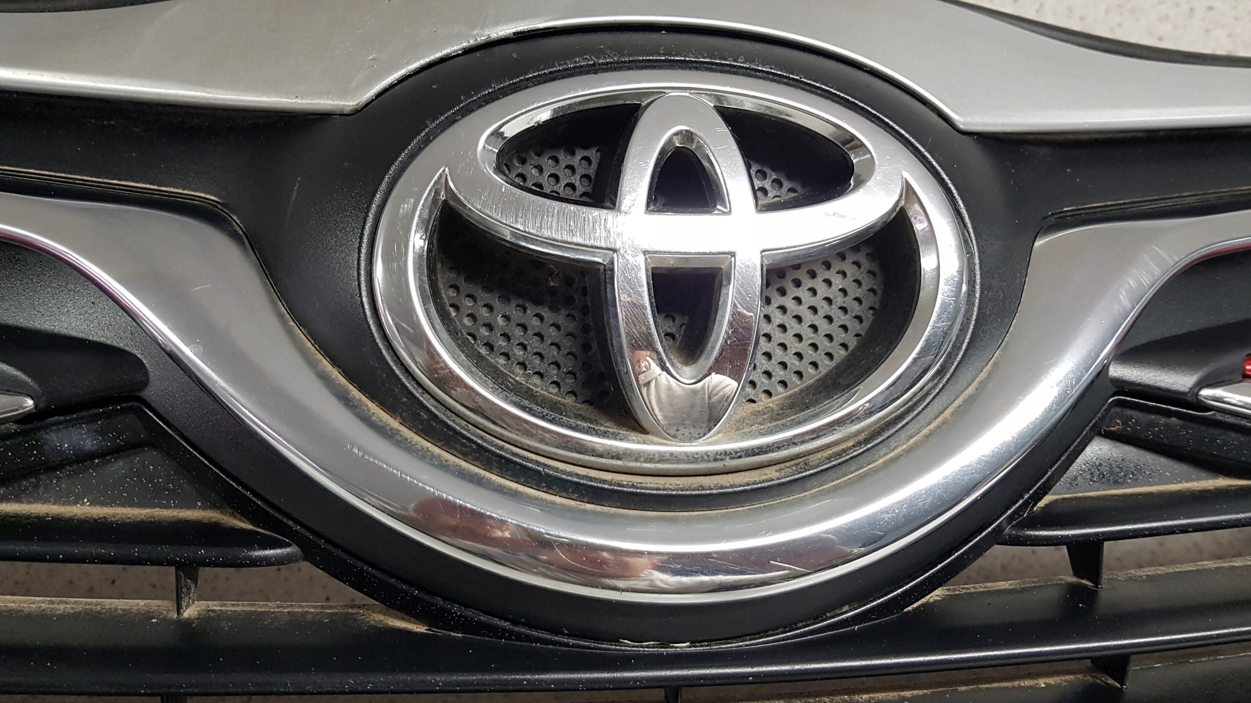 TOYOTA YARIS III 3 2014 - bumper front 2043
