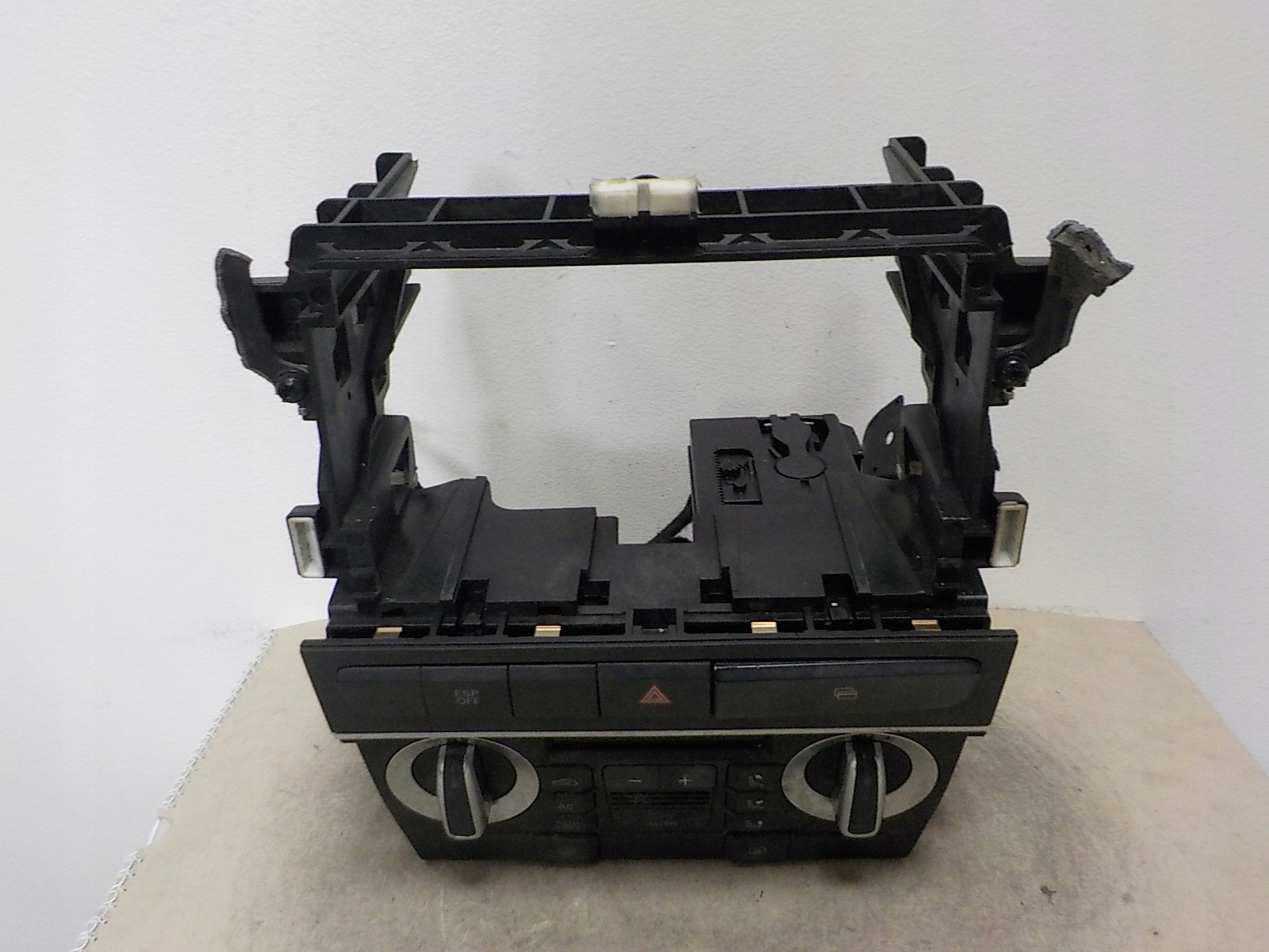 AUDI A3 II 8P consolle medio telaio 2DIN 8P0858005D