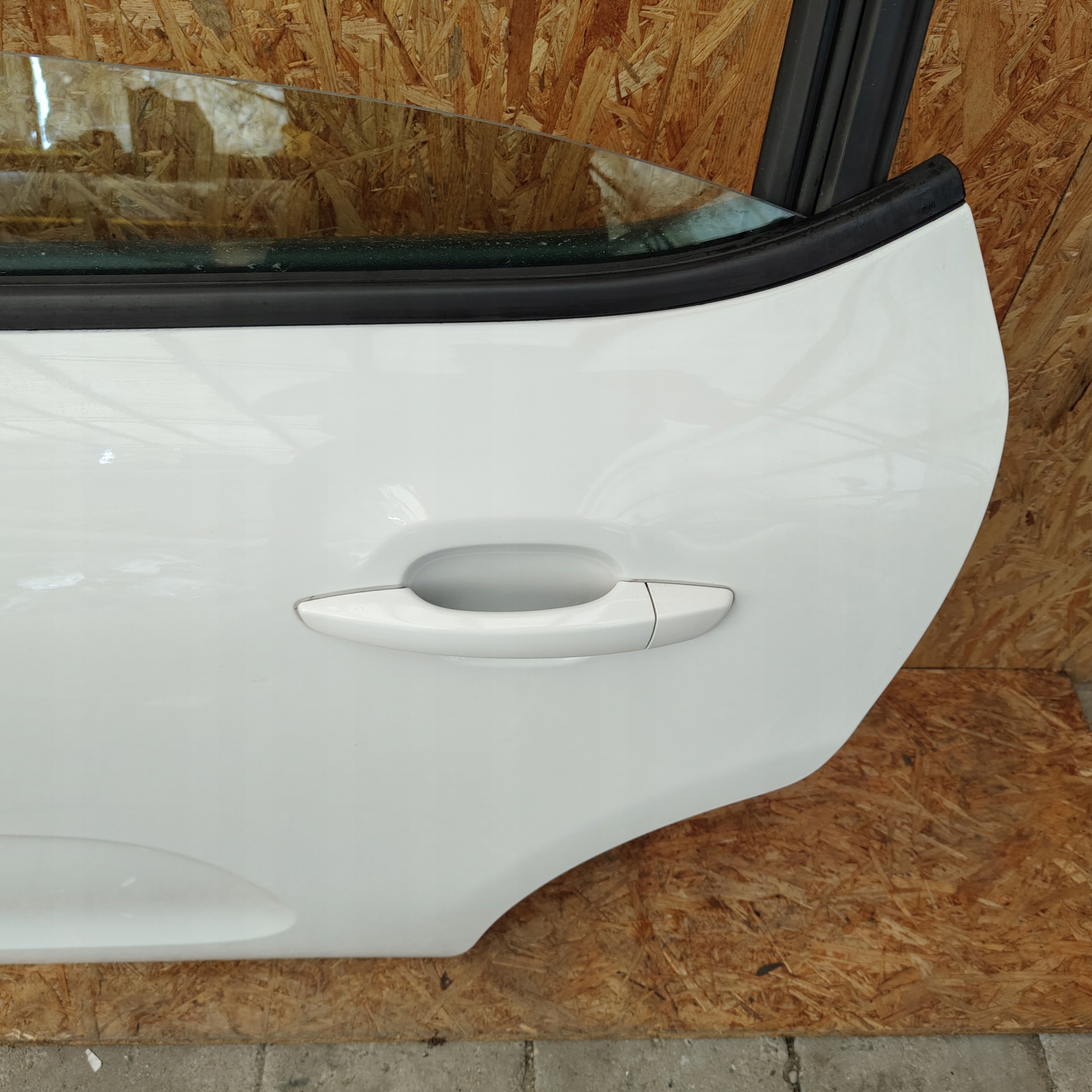 door rear. rear part left CITROEN C3 III EWP EWPB