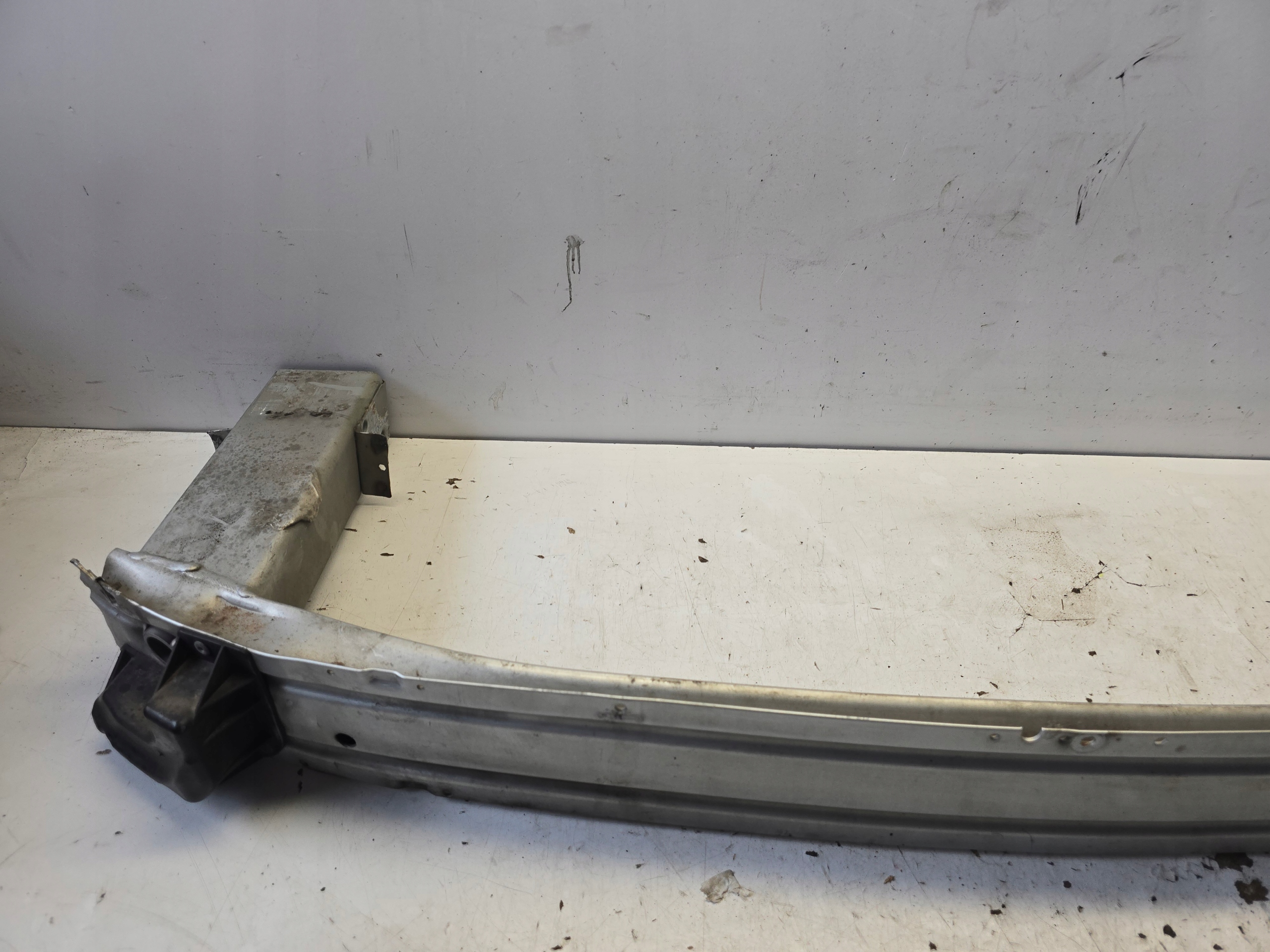 OPEL ZAFIRA C bumper support front pillar below front bumper Z176
