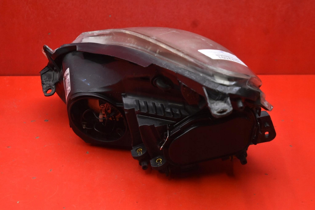 REFLEKTOR right light front EU 13186382 OPEL CORSA D 06-11