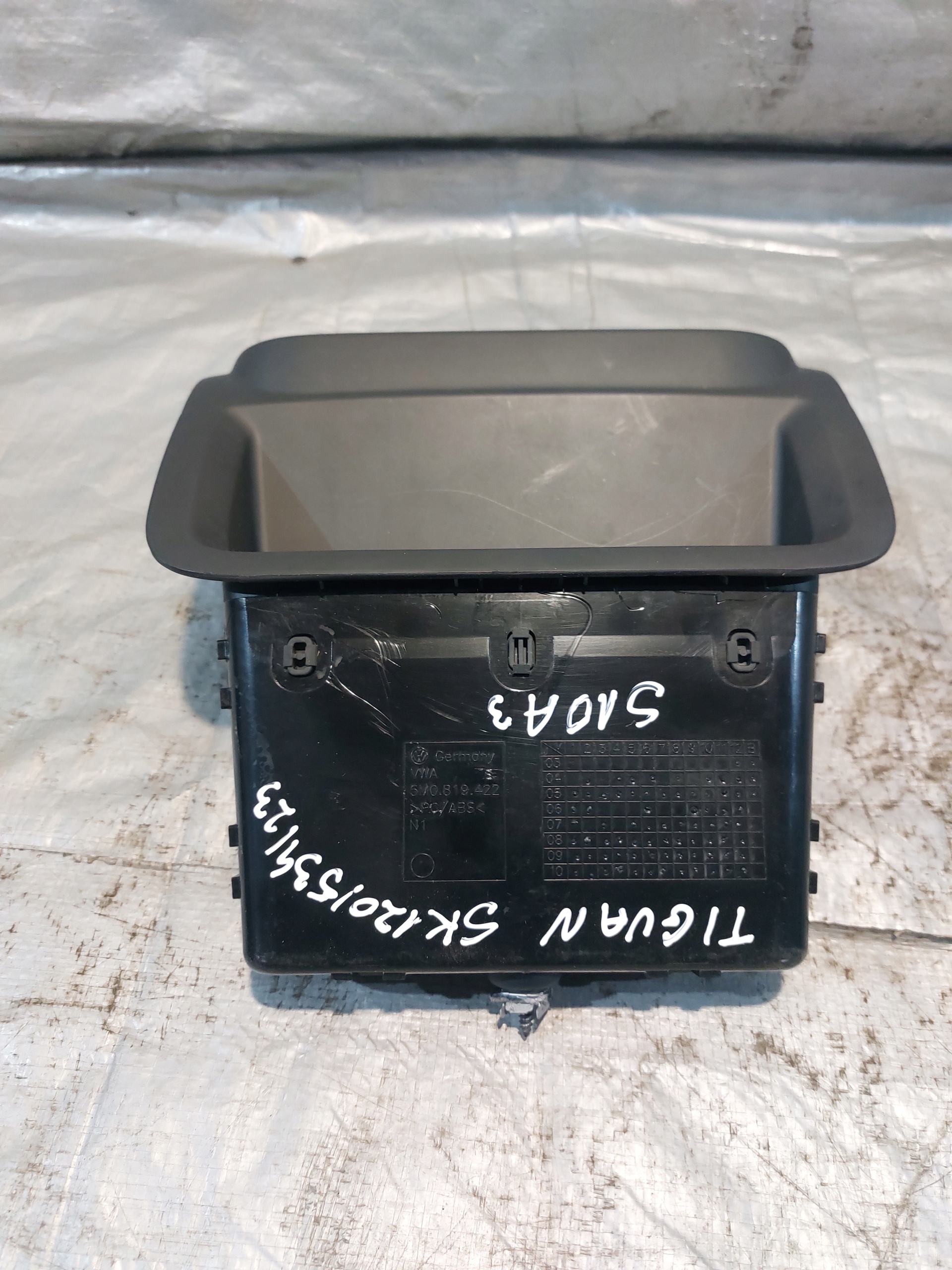 frame passenger compartment consoles VW TIGUAN and