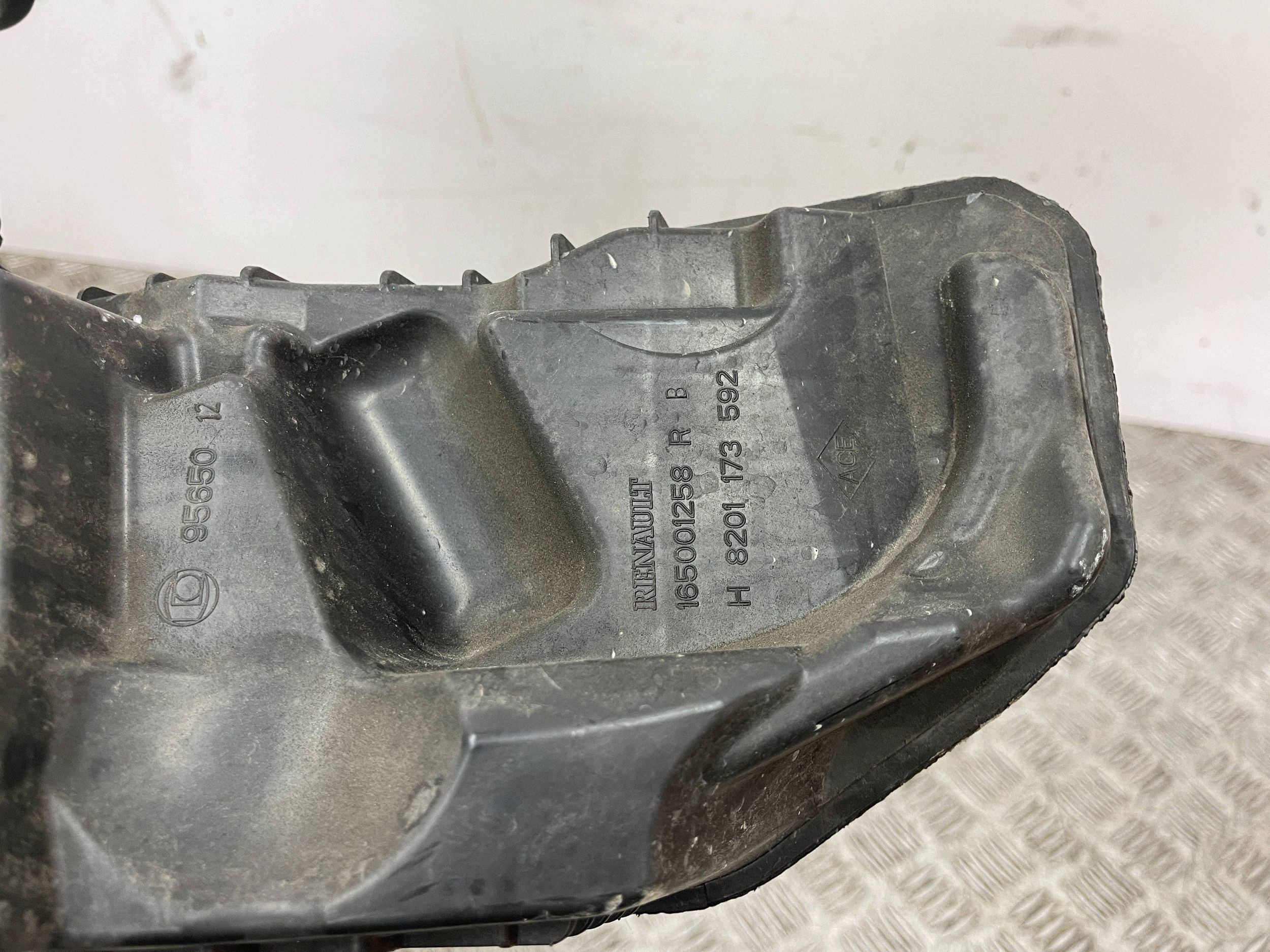 luftfiltergehäuse DACIA DUSTER 1 und LIFT 13- 1.5 DCI 165001258R