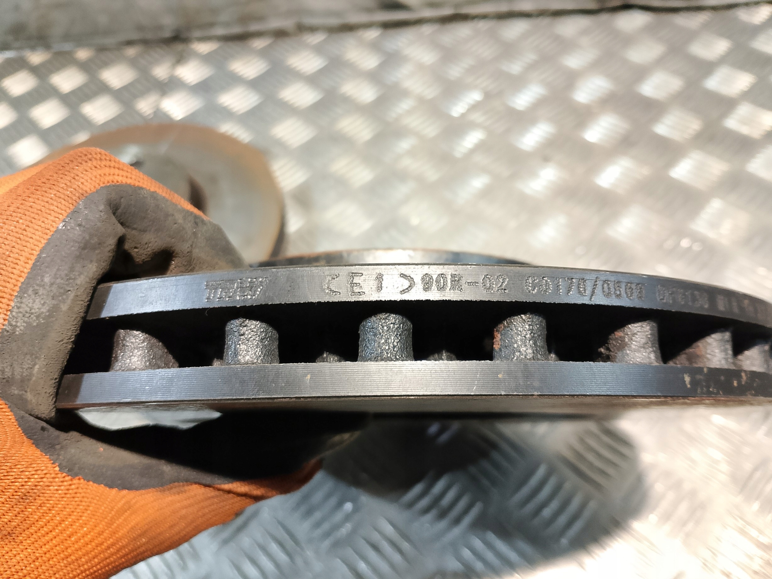 discs brake front front FORD FOCUS MK3 1.6 TDCI 116 KM TRW