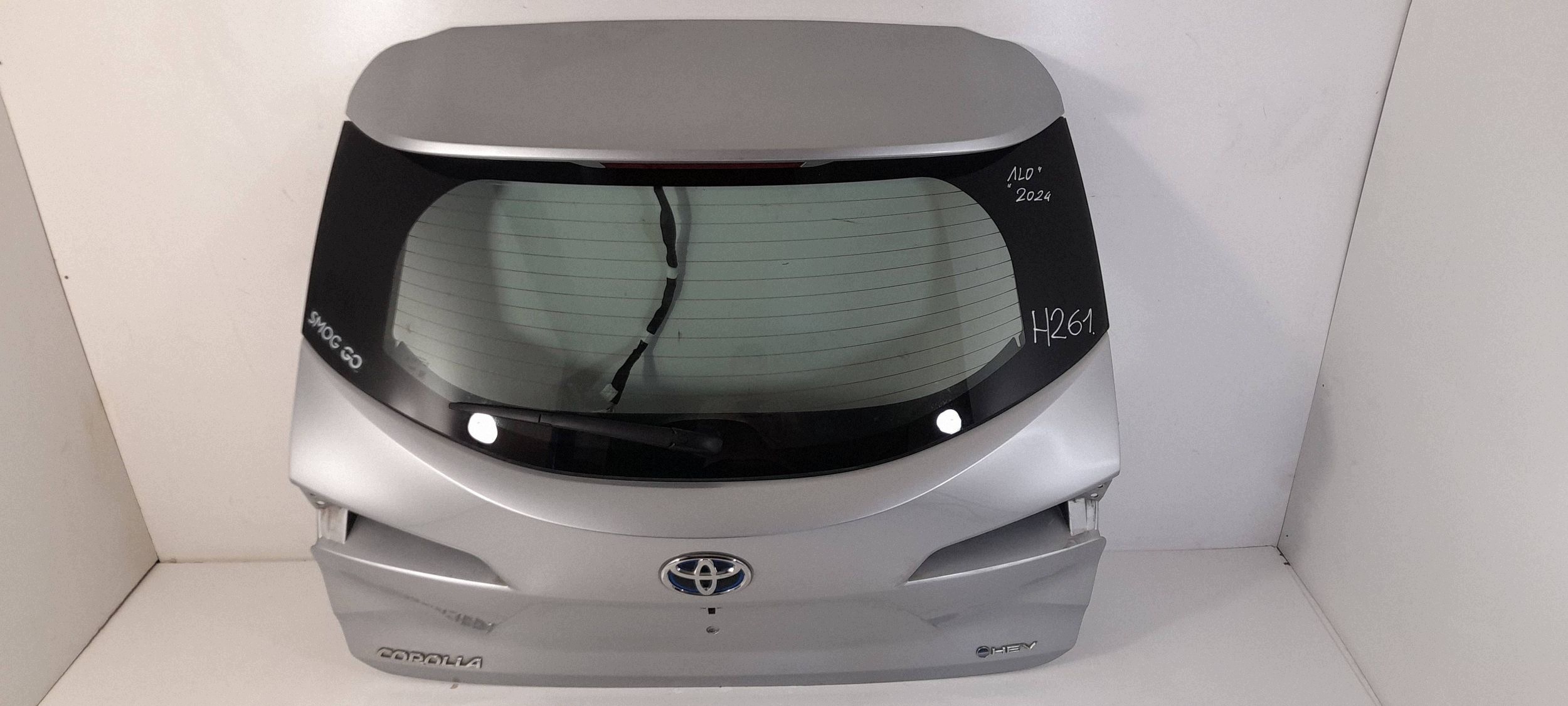 Toyota Corolla E21 Kombi 2024r trunk door boot 1L0 (H261)