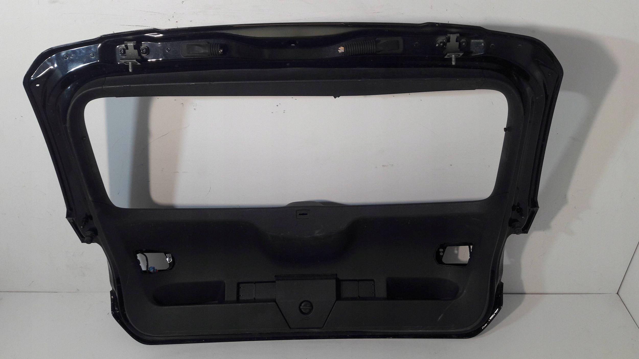 Volkswagen T-Roc rear trunk door boot (H148)