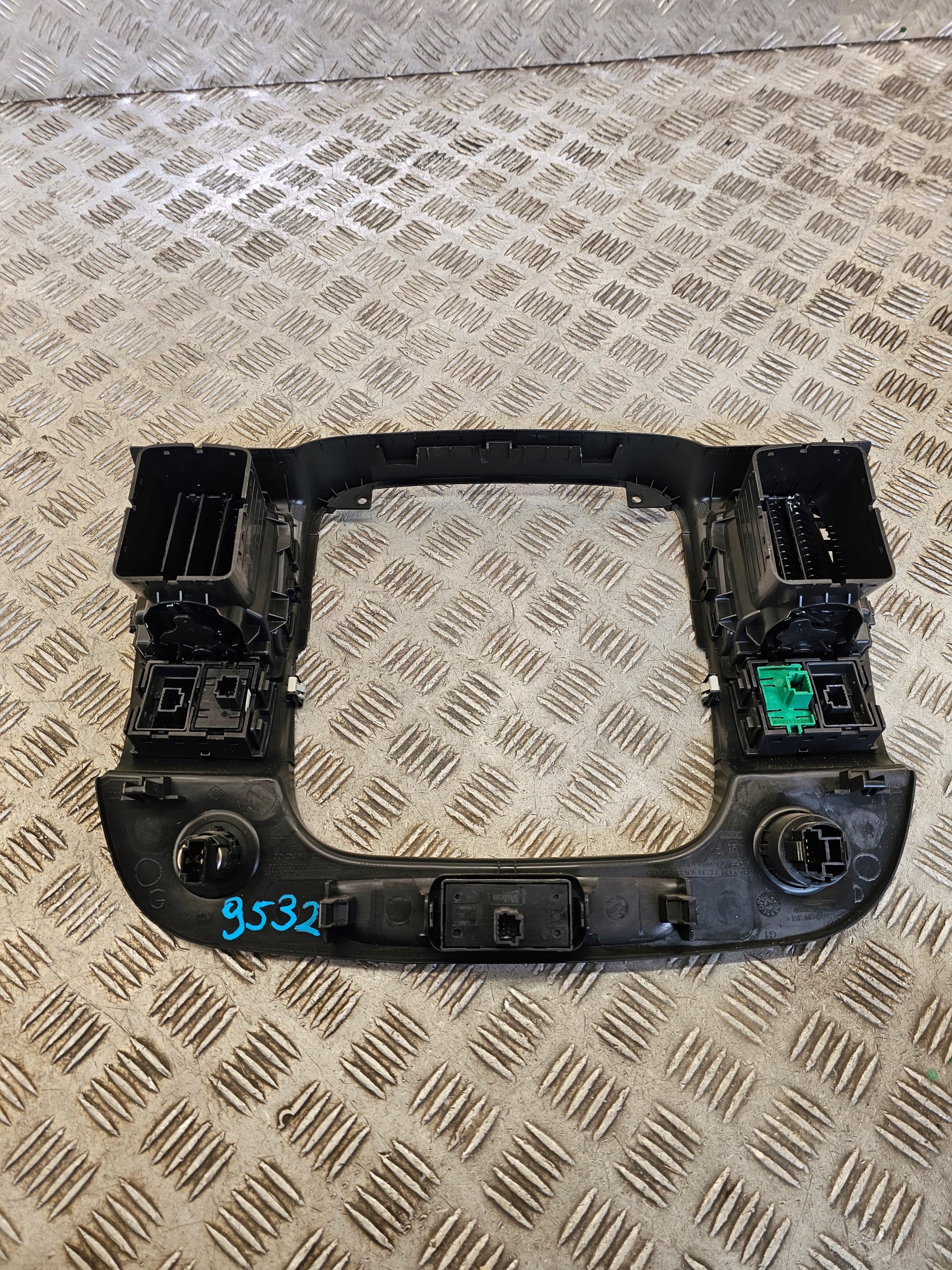 frame KRATKI air conditioning devices RENAULT TRAFIC III OPEL VIVARO B 2014