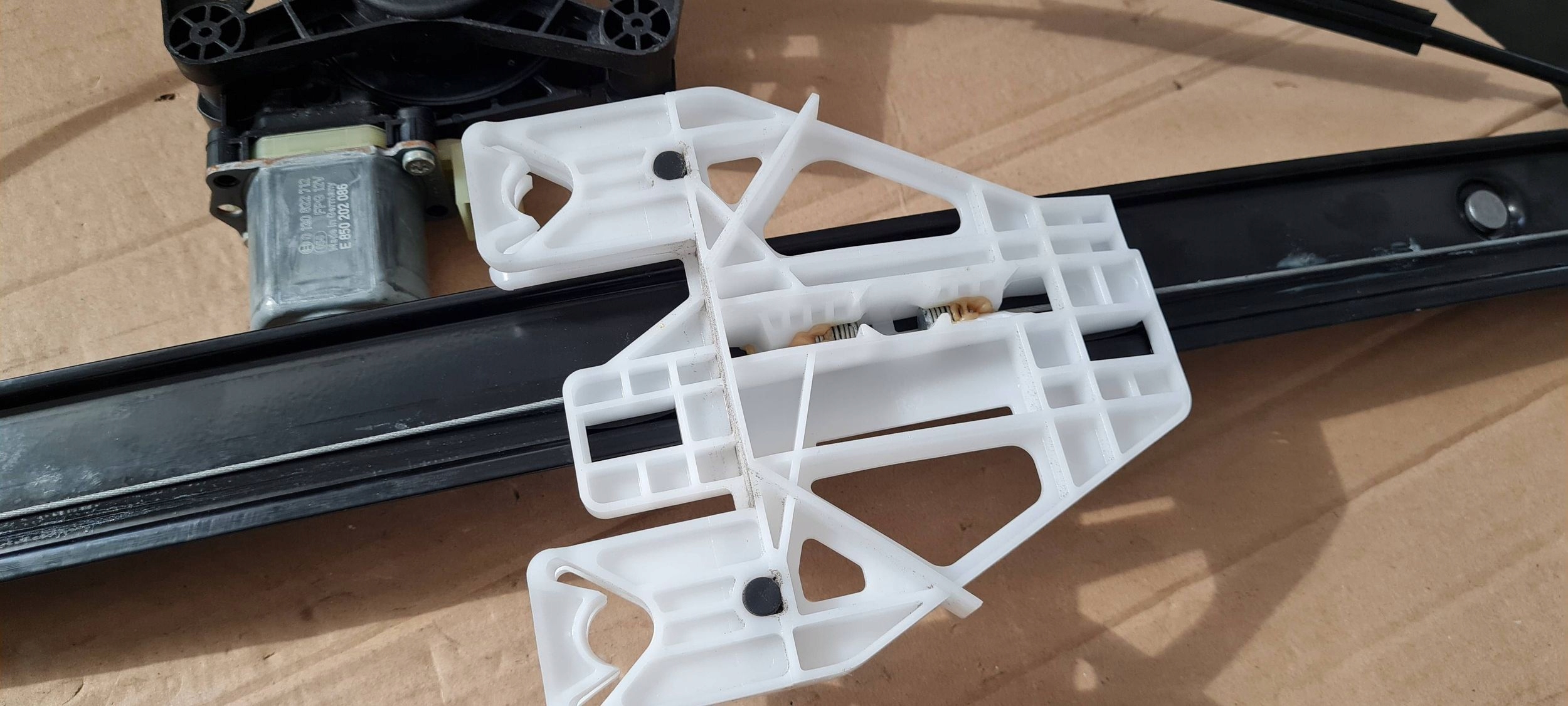 Q3 83A mechanism window regulator right rear part 83A839462