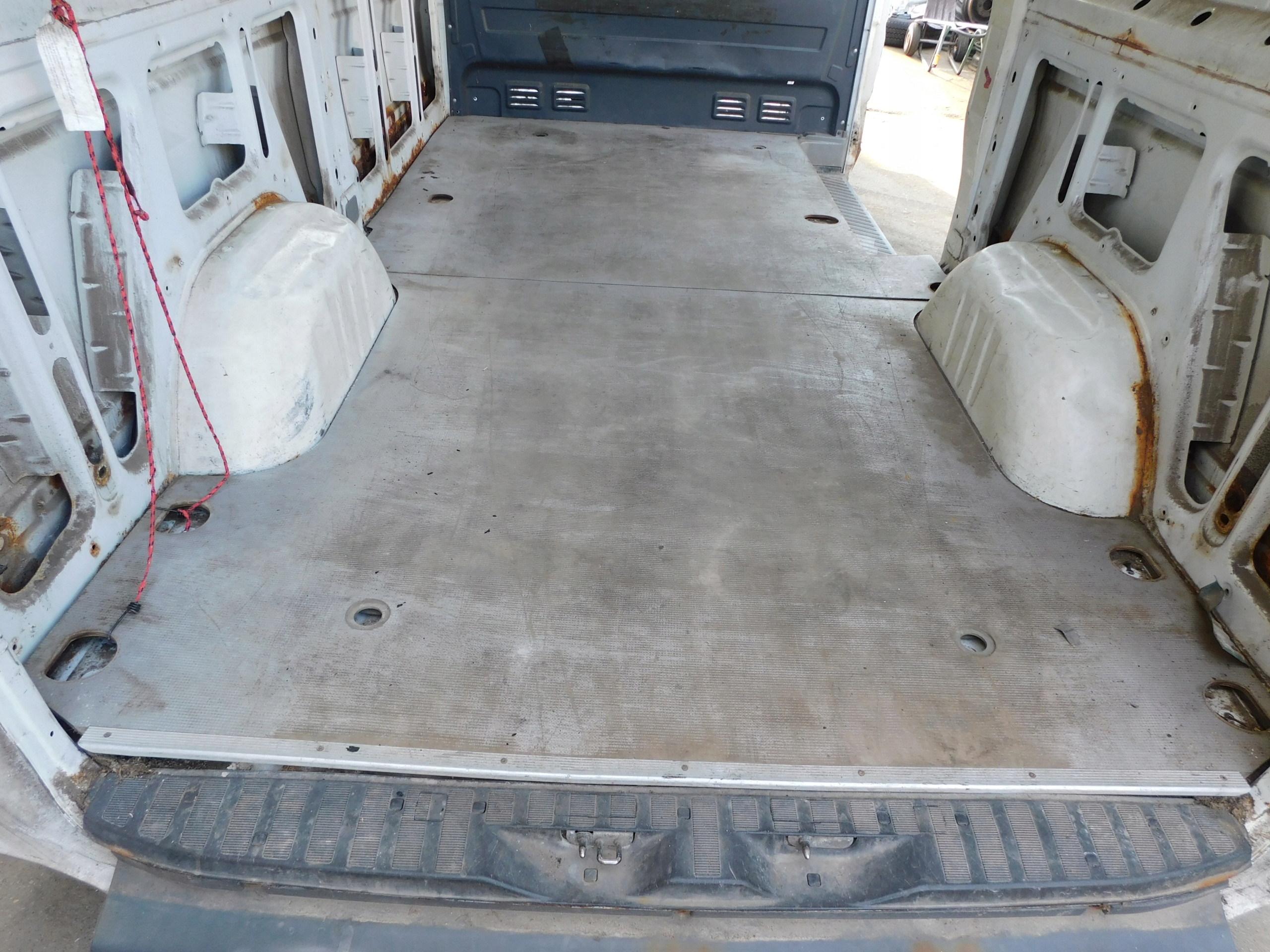 ispod sklejka sredniak Mercedes Sprinter 906 VW Crafter OEM