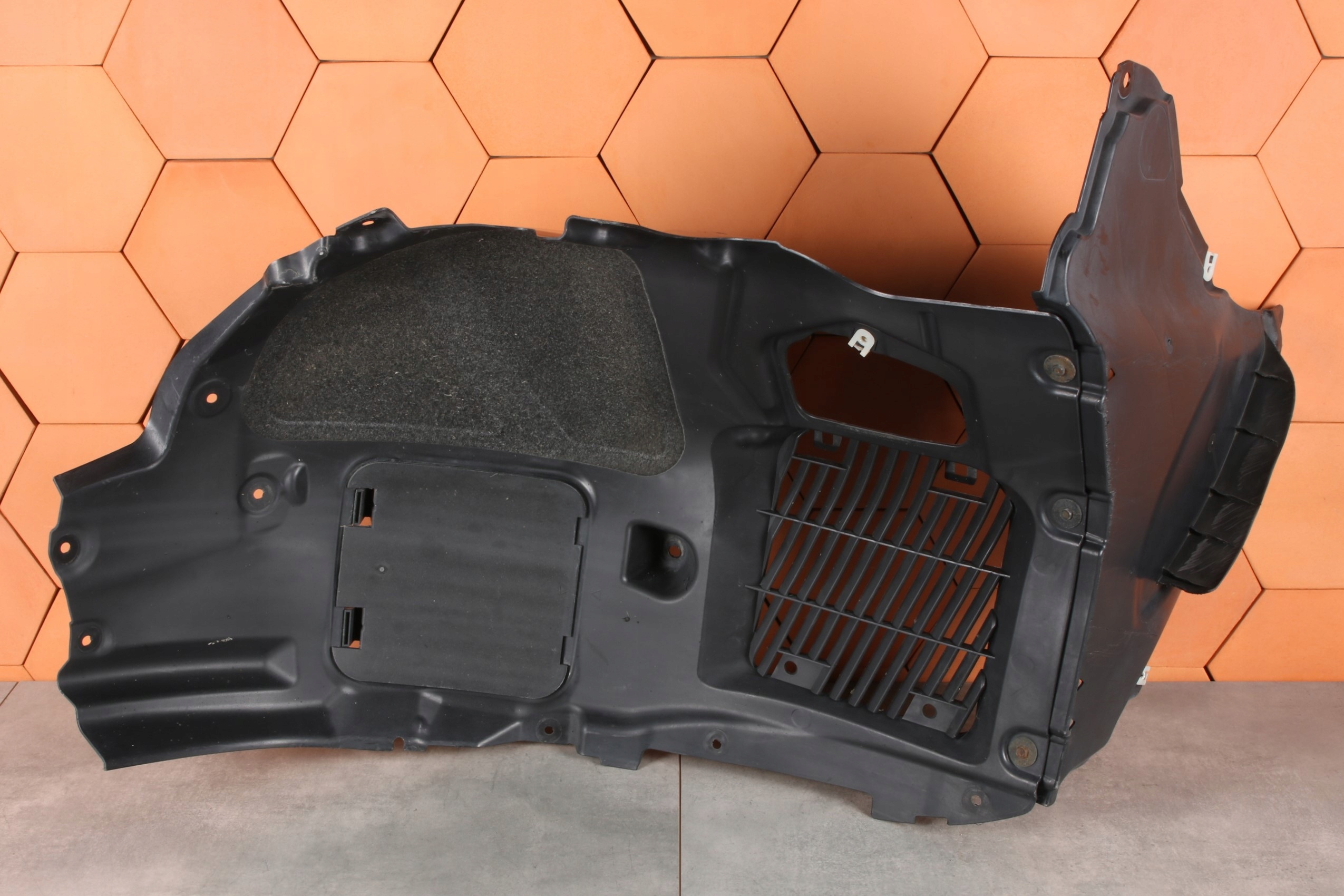BMW 8 G14 G15 G16 ORYGINALNE mudguard left front left front 7374735