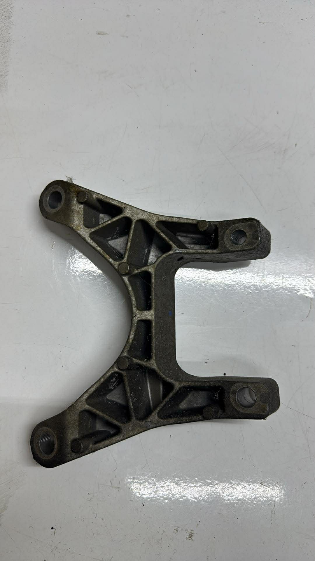 JAGUAR XF 2.2 D 224DT Support plaque Support Support Boîte de vitesse CX23-209033-AA