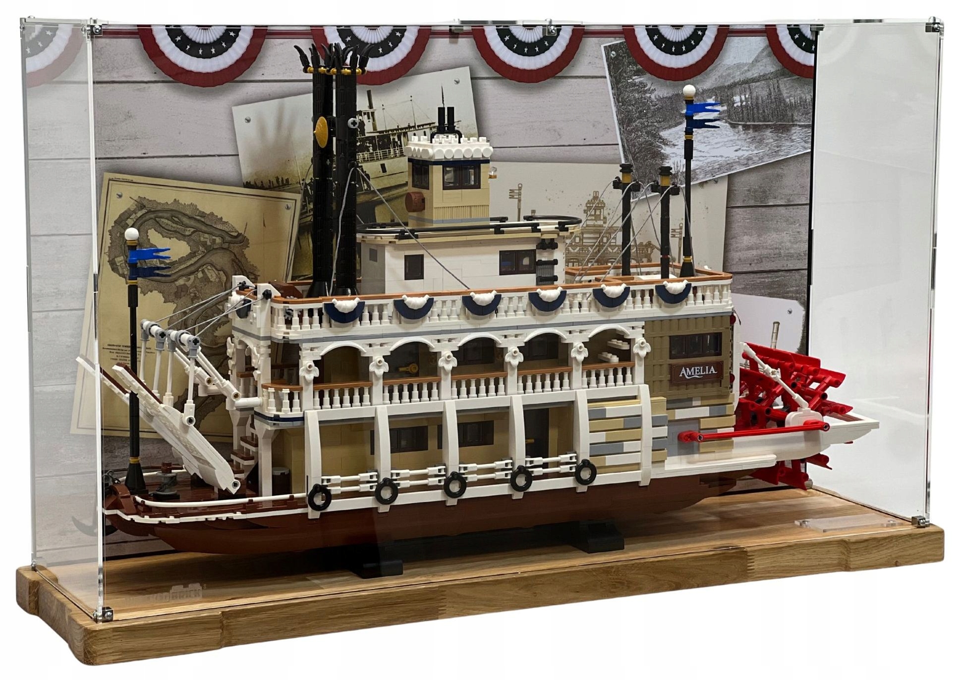 Vitrína Wood s pozadím Blacked Brick pre Lego 21356 Ideas riečny parník