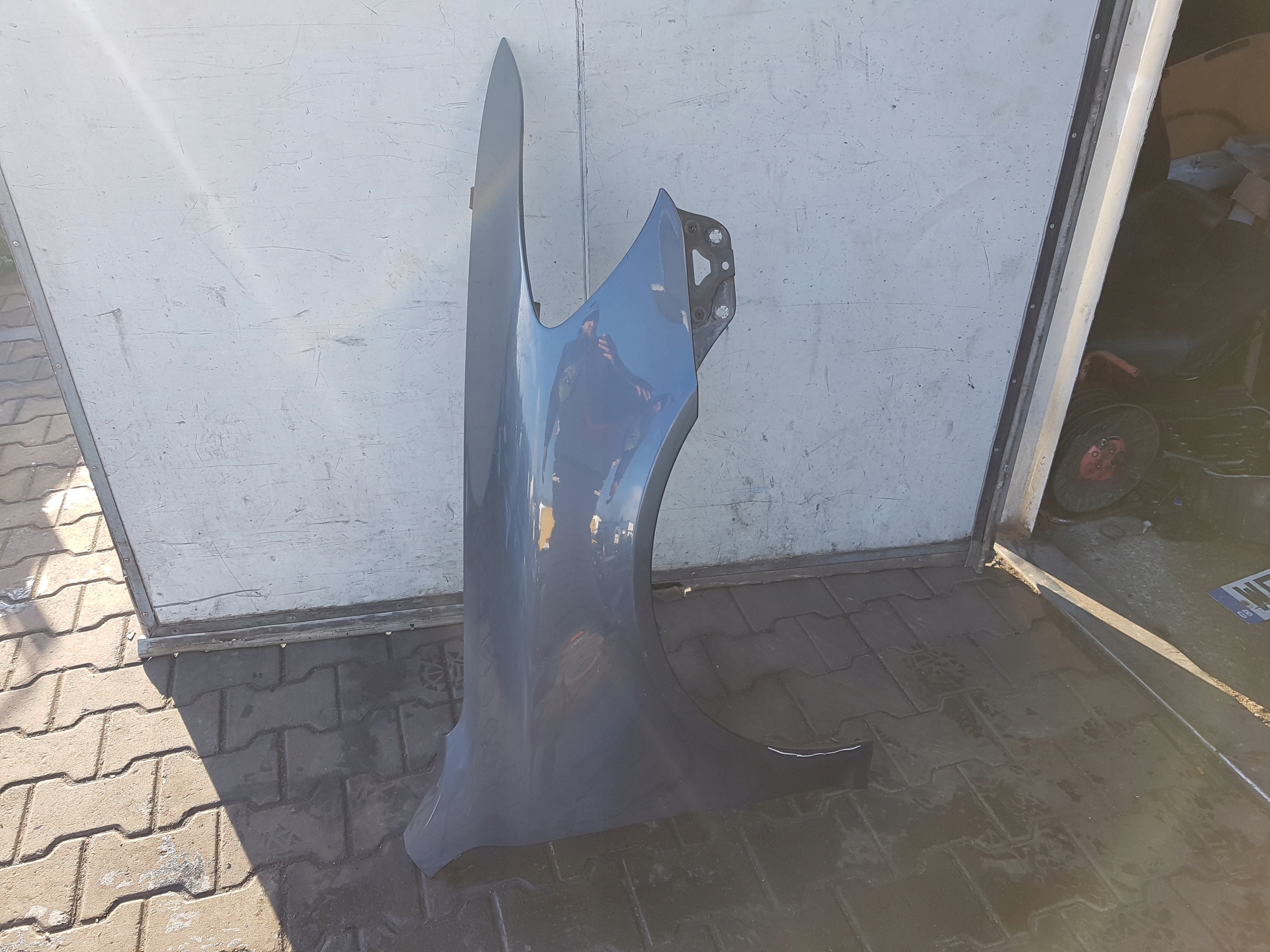 SKODA OCTAVIA 2 II LIFT 08-12r BŁOTNIK PRAWY PRZÓD LF8J Producent części Skoda OE