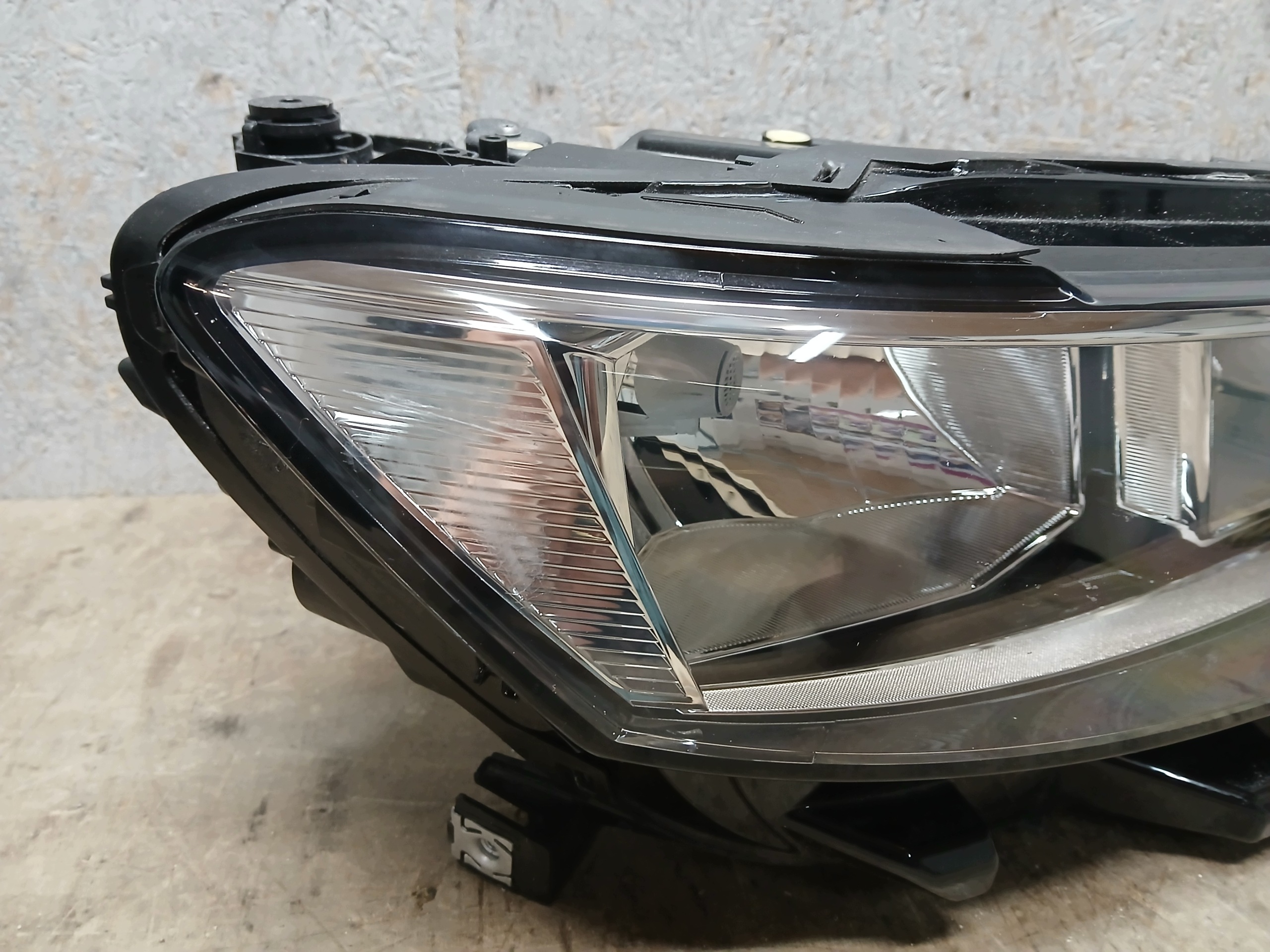 light front right VW T-ROC T ROC 2GA 2GA941006B