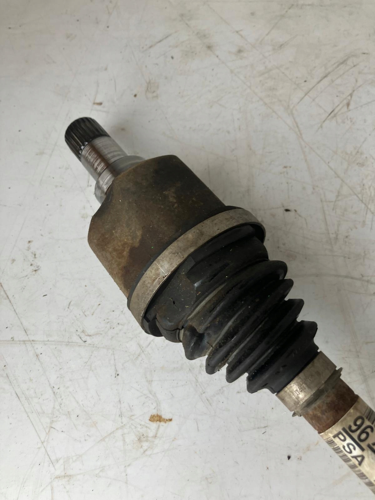 semi-axis left CITROEN C4 PICASSO II 1.2 THP MANUAL 9677915180