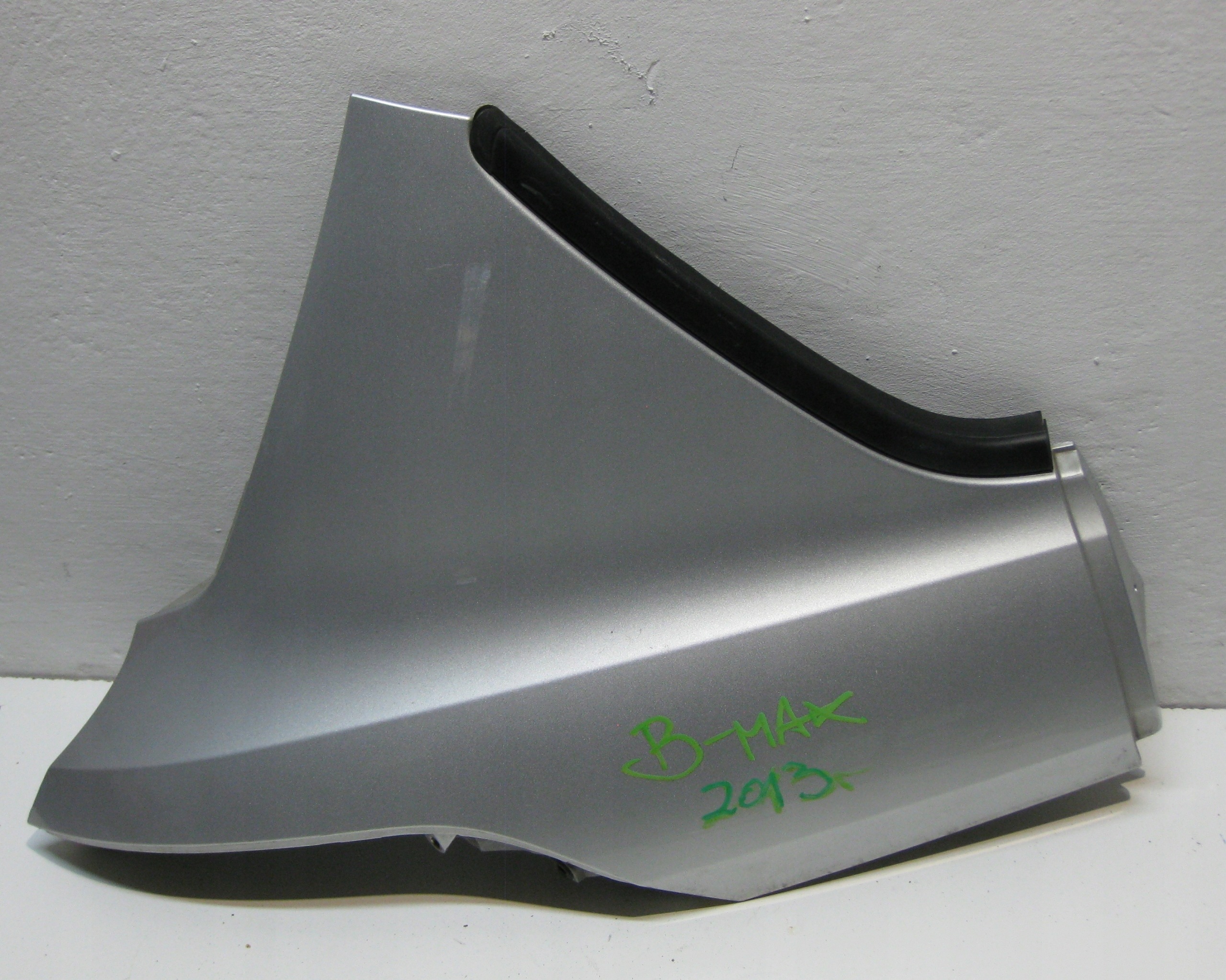 FORD B-MAX 13R 1.0EB Couverture Aile Droite Arrière Support plaque AV11R29612AD