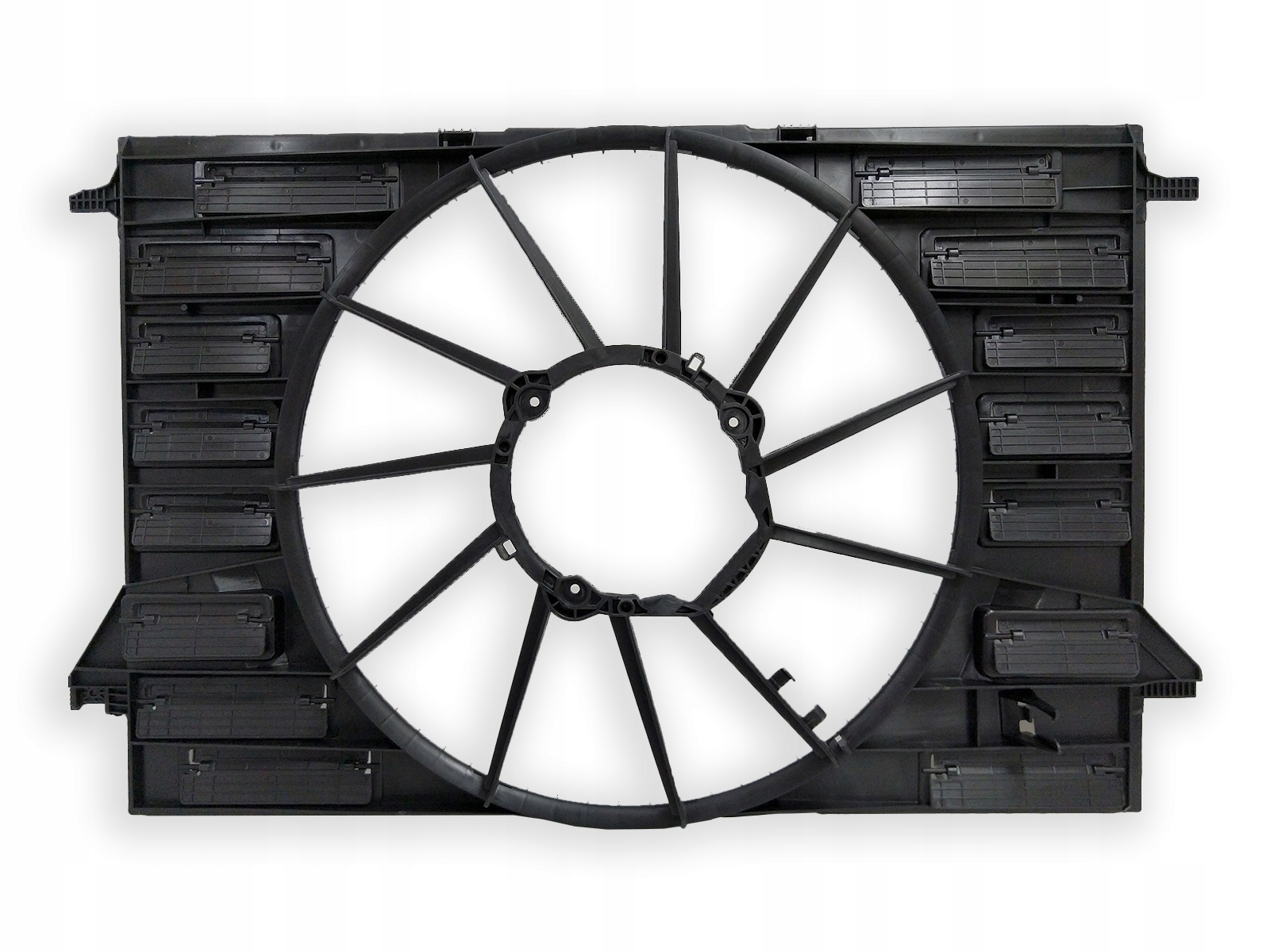 8W0121207B - Корпус вентилятора AUDI A4 B9 2015R - 2.0 3.0 TDI