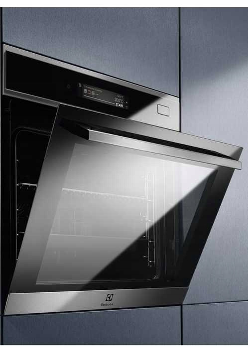 Piekarnik ELECTROLUX EOB9S31WX SteamBoost Kolor dominujący czarny