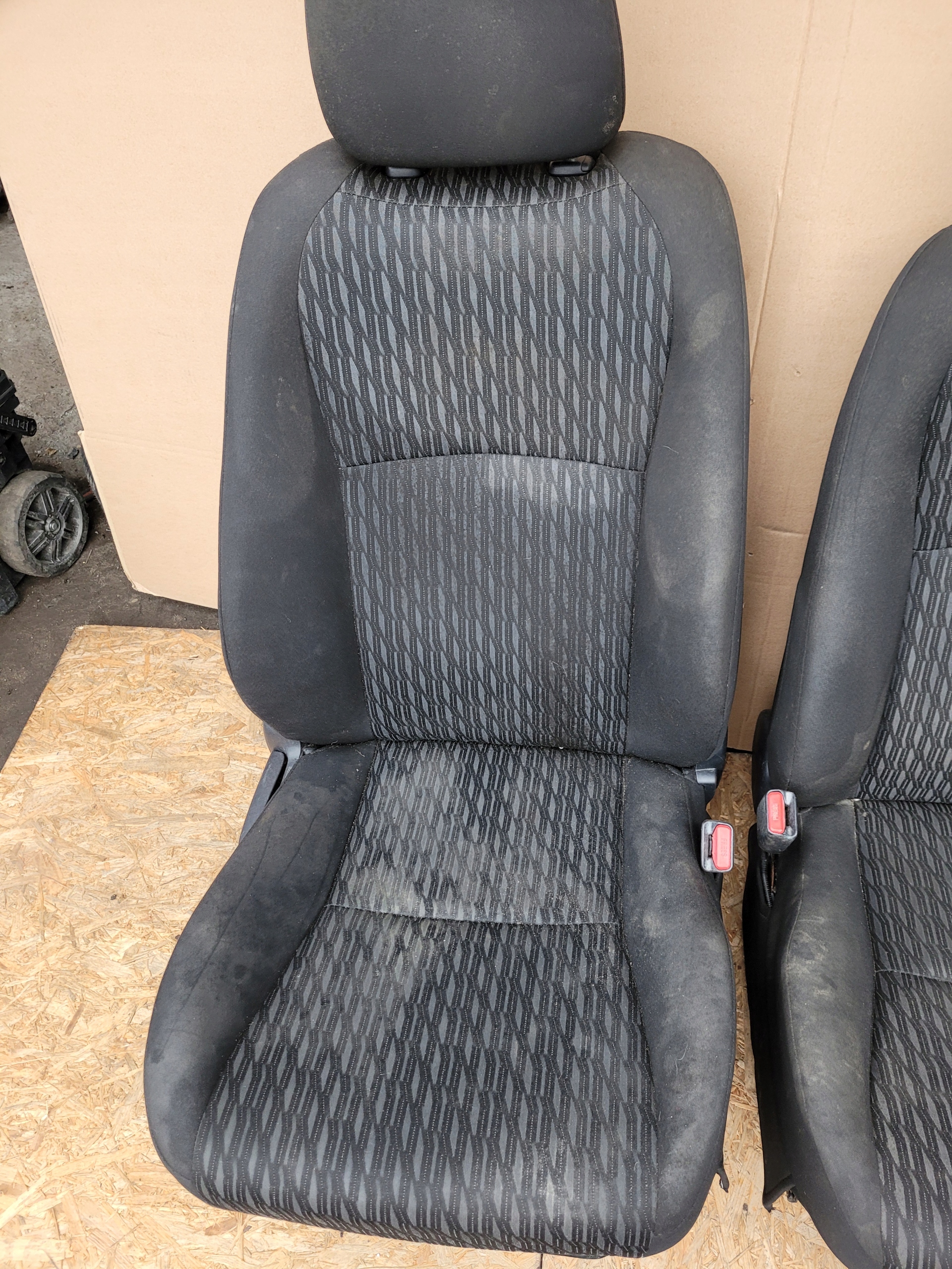 Sitze OPARCIE Gurten TOYOTA YARIS III 5D