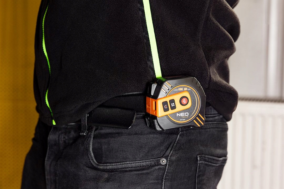 NEO DALMIERZ LASEROWY PODŚWIETLANY CYFROWY Z MIARKĄ ZWIJANĄ 5m 40m Klasa lasera klasa 2