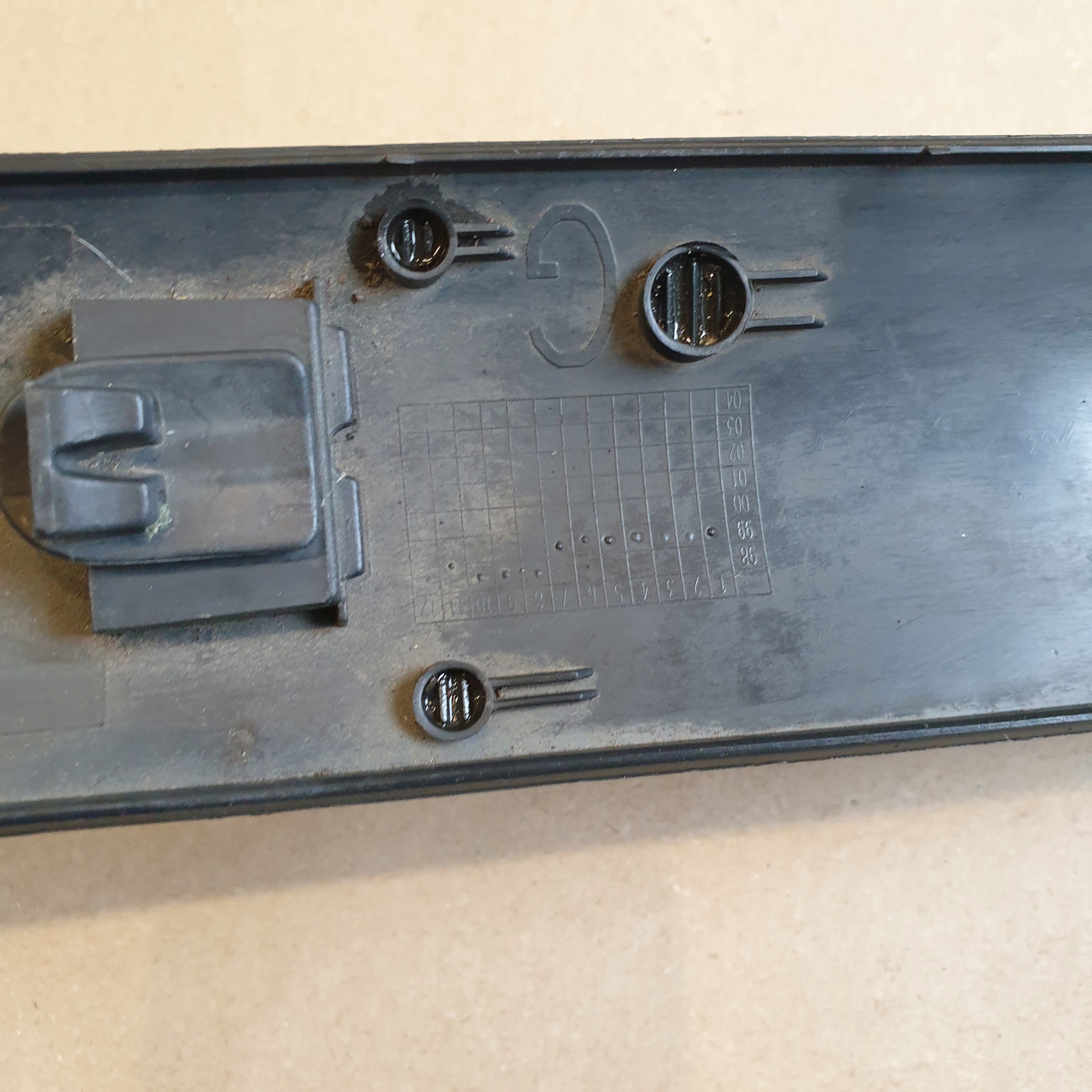 moulding door left front RENAULT MEGANE and 5D OE