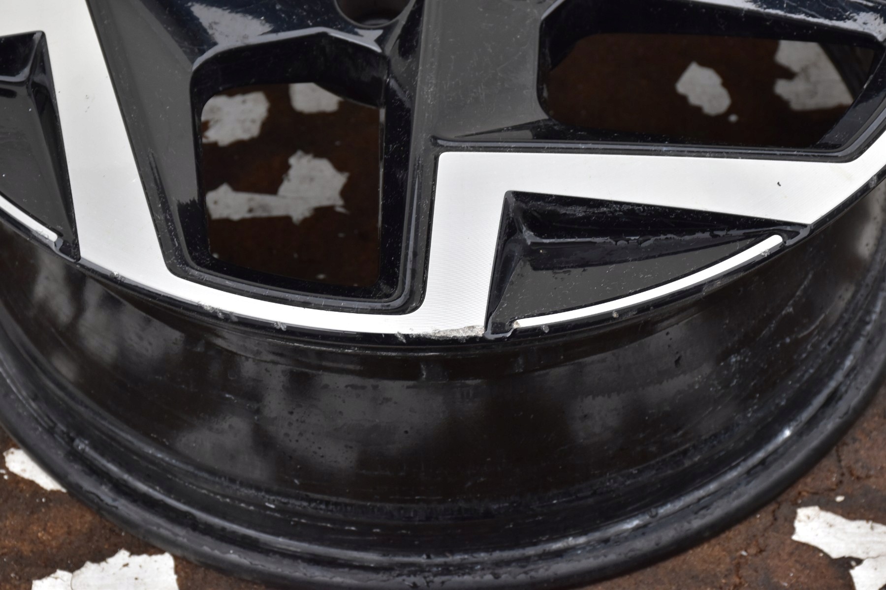 disk hliníkový VOLKSWAGEN 6,5" x 17" 5x100 ET39 2GM601025AK