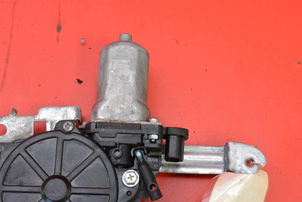 mini motor DOCIAG door left front LEXUS LS 4 IV LS600H 06-09