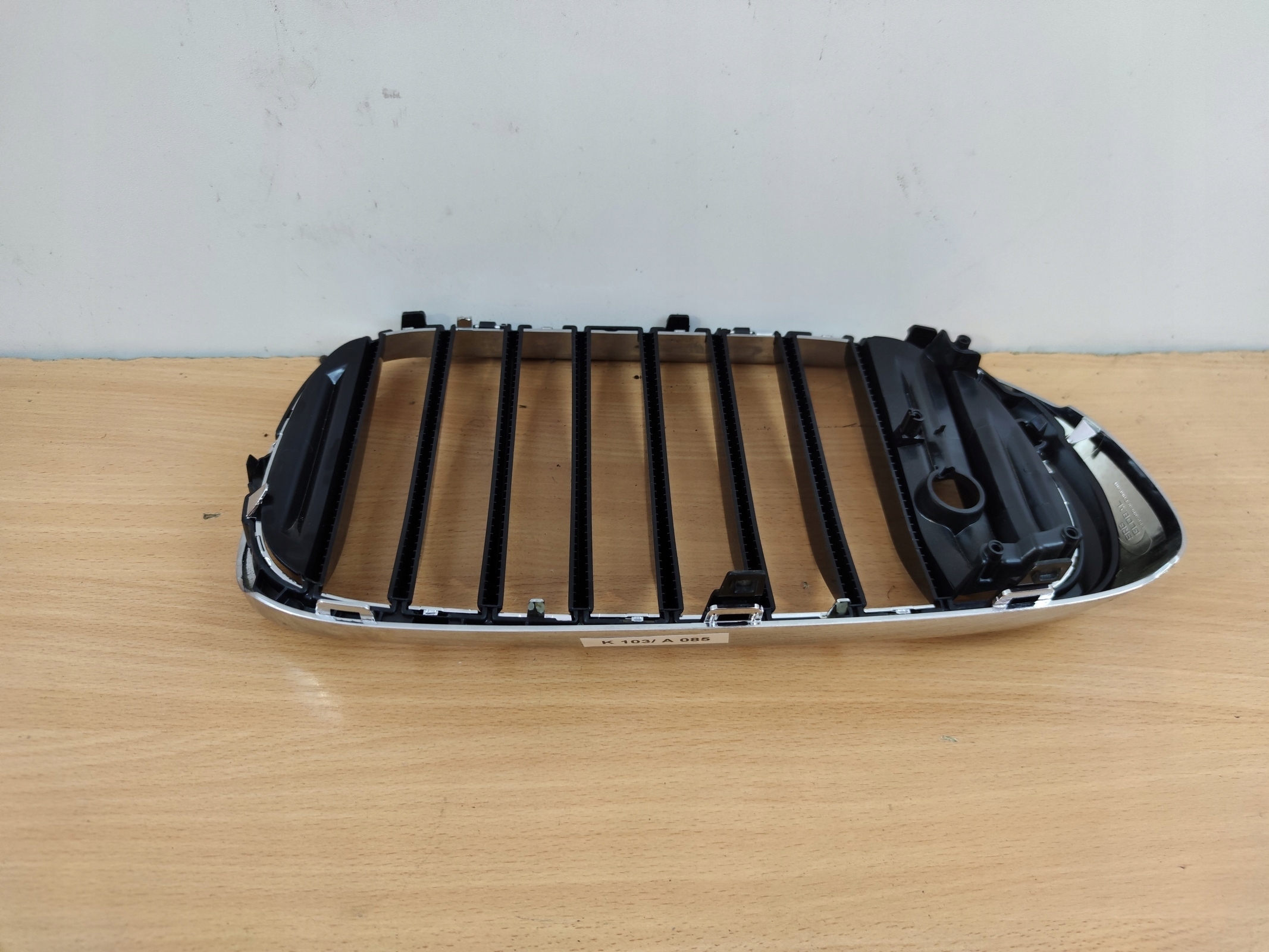 BMW 7 G11 G12 left kidney grille grille grid below KAMERE