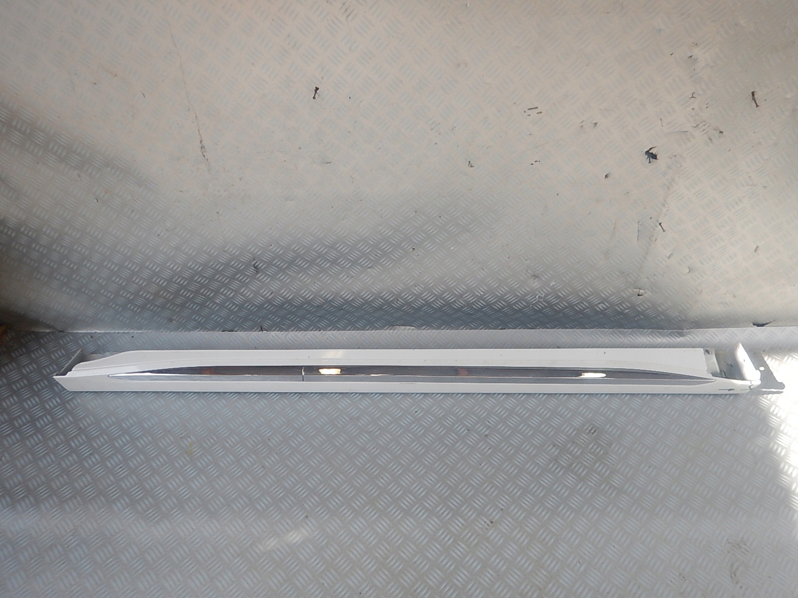 mitsubishi oe 6512A208 порог OUTLANDER клипса
