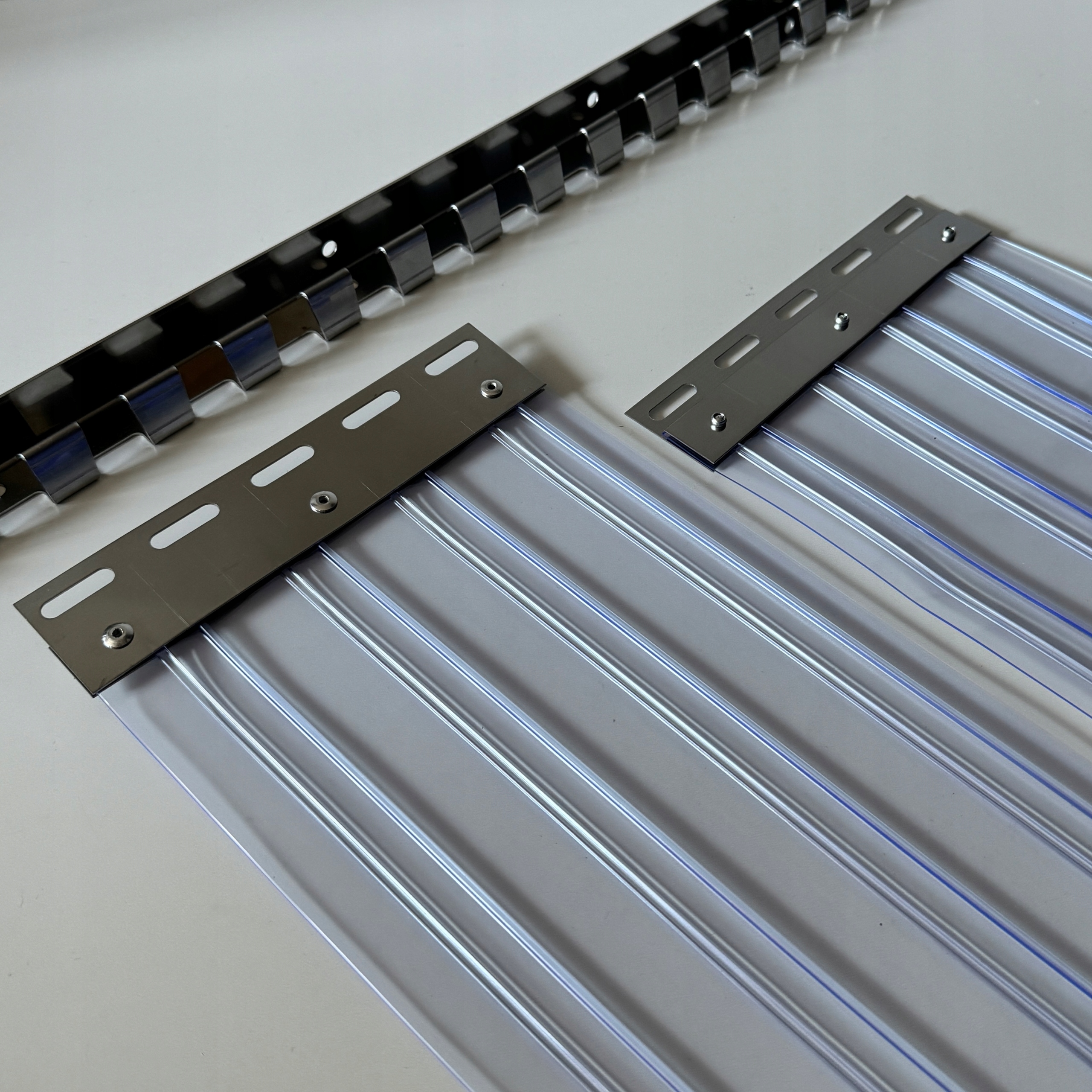 Kurtyna paskowa (szer. x wys.) 200 cm x 300 cm, pasy żebrowane PCV 200x2 mm Kod producenta KPZ200x2MM-200x300CM