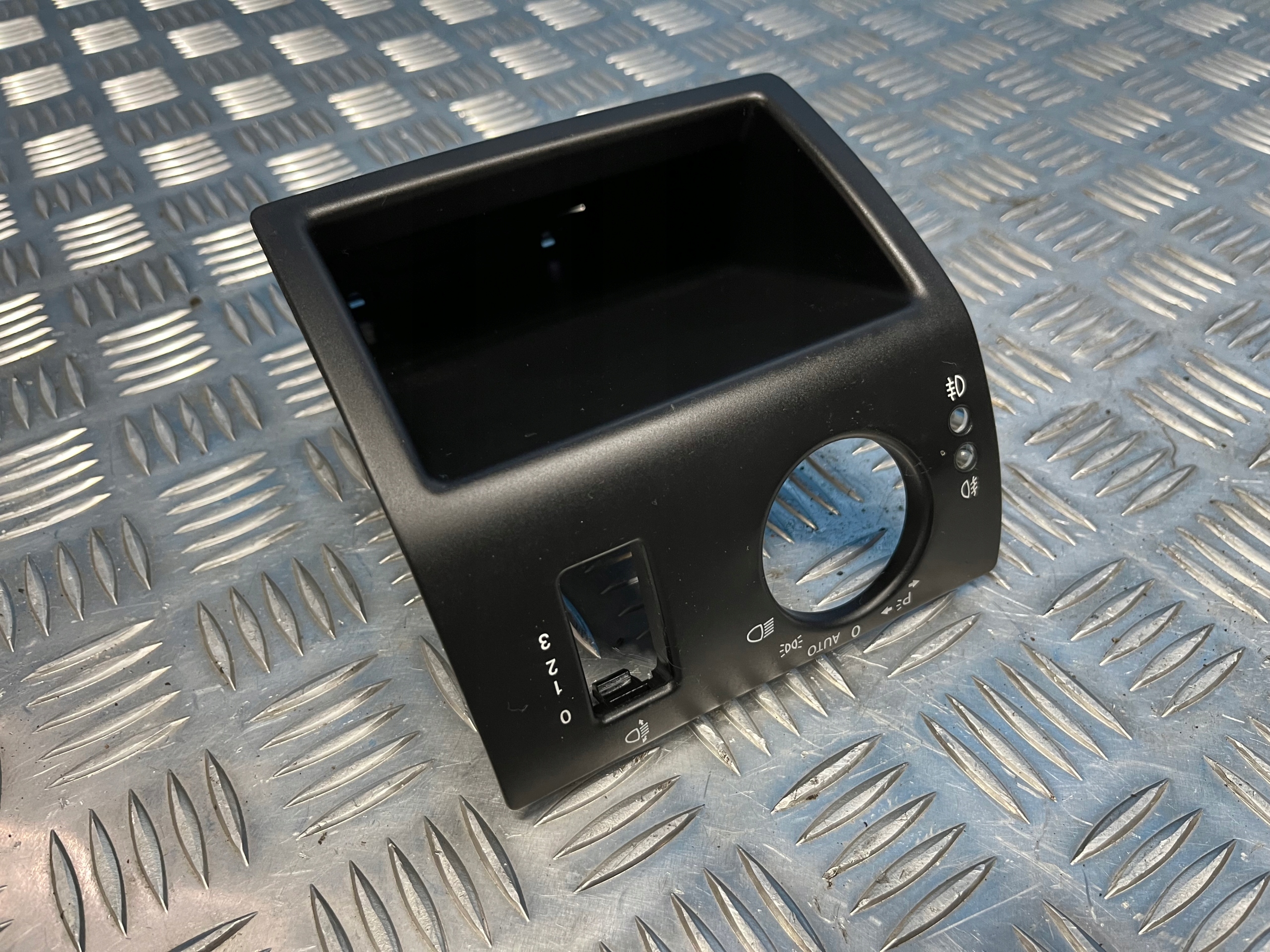 MERCEDES W169 OSŁONA SCHOWEK PÓŁKA A1696800365