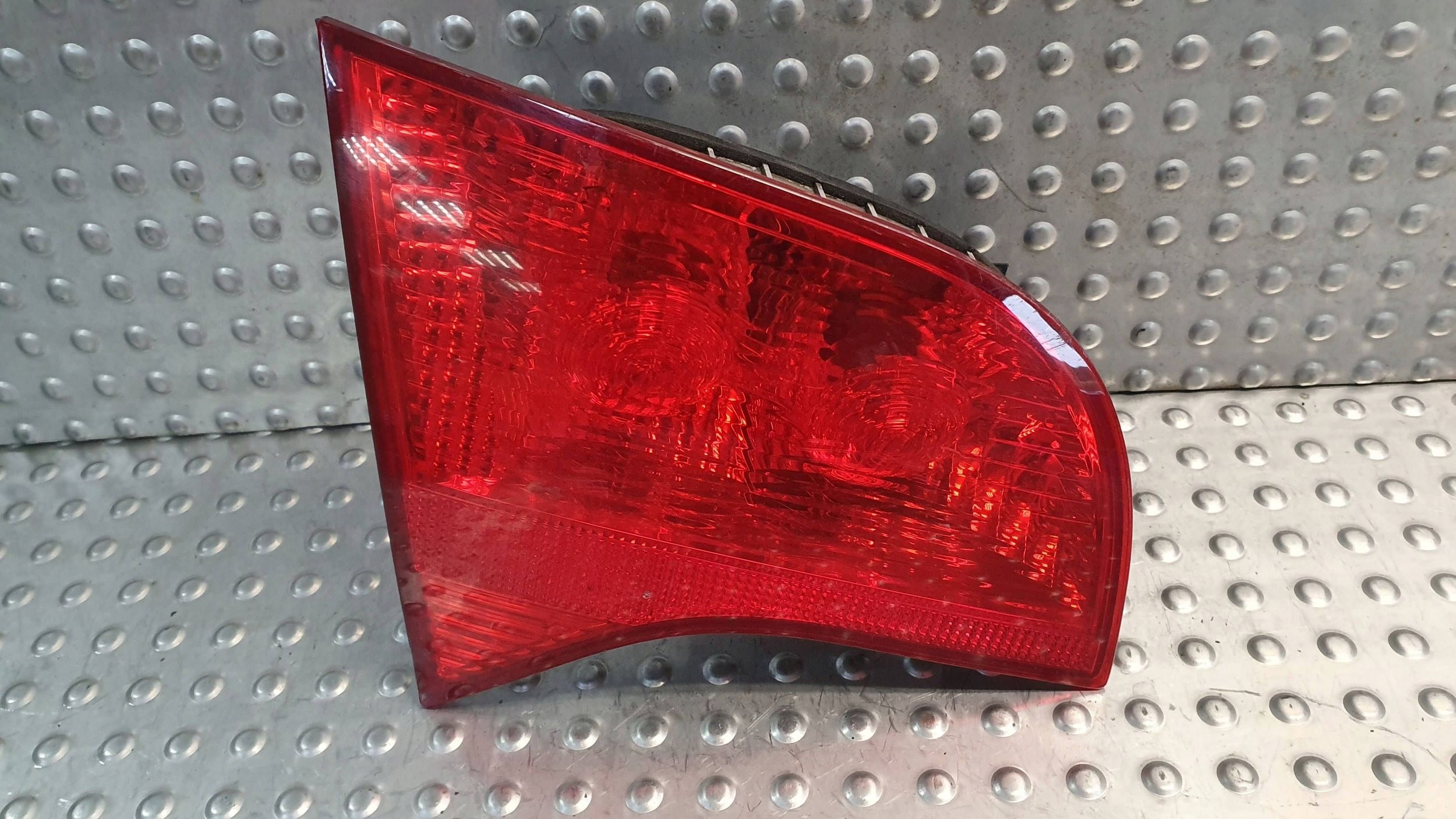 light rear part left to the bonnet AUDI A4 B7 KOMBI 8E9945093 04