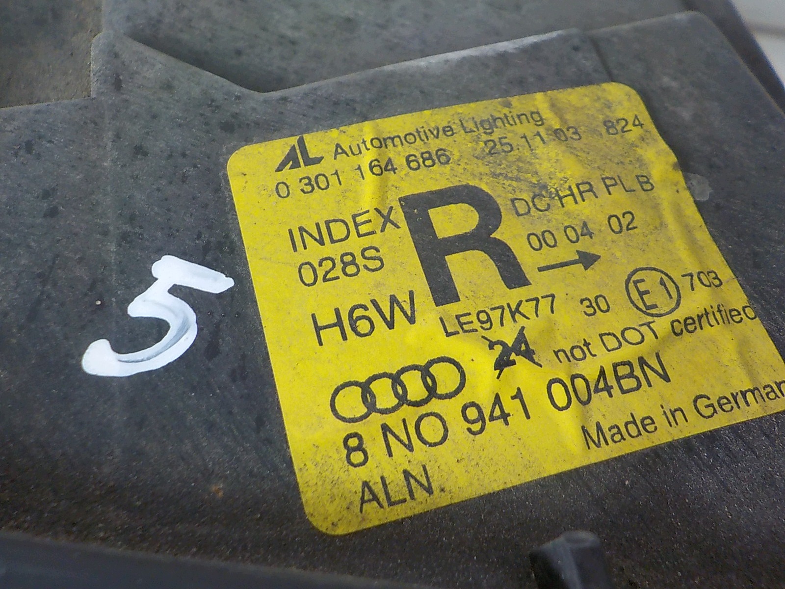 AUDI TT and 8N XENON light right front front UK 8N0941004BN