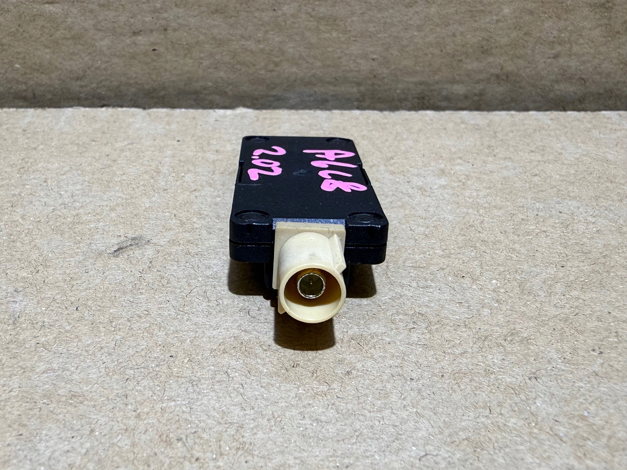 AUDI A6 C8 erösítö modul ANTENOWY 4N0035500