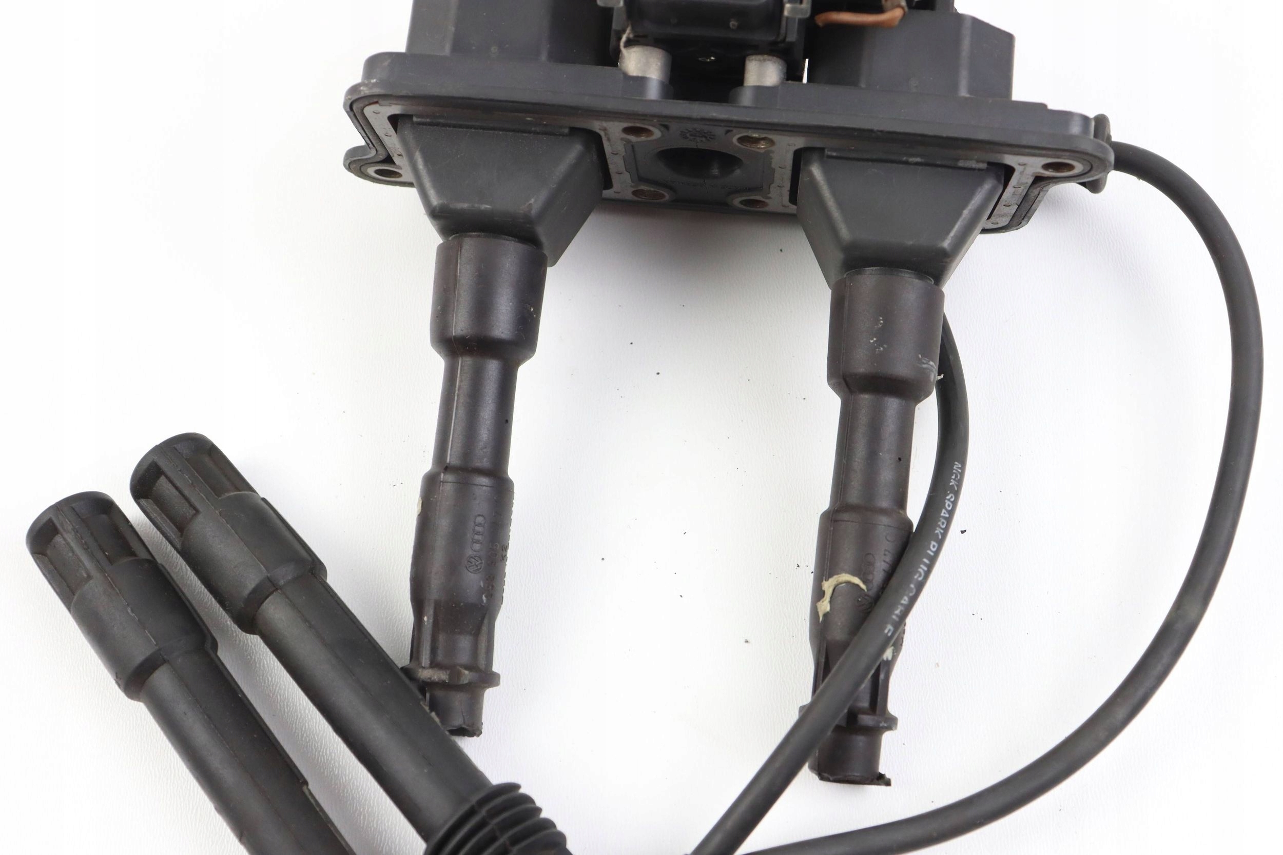 AUDI A4 B5 coil ignition BOSCH 1.8 058905105A