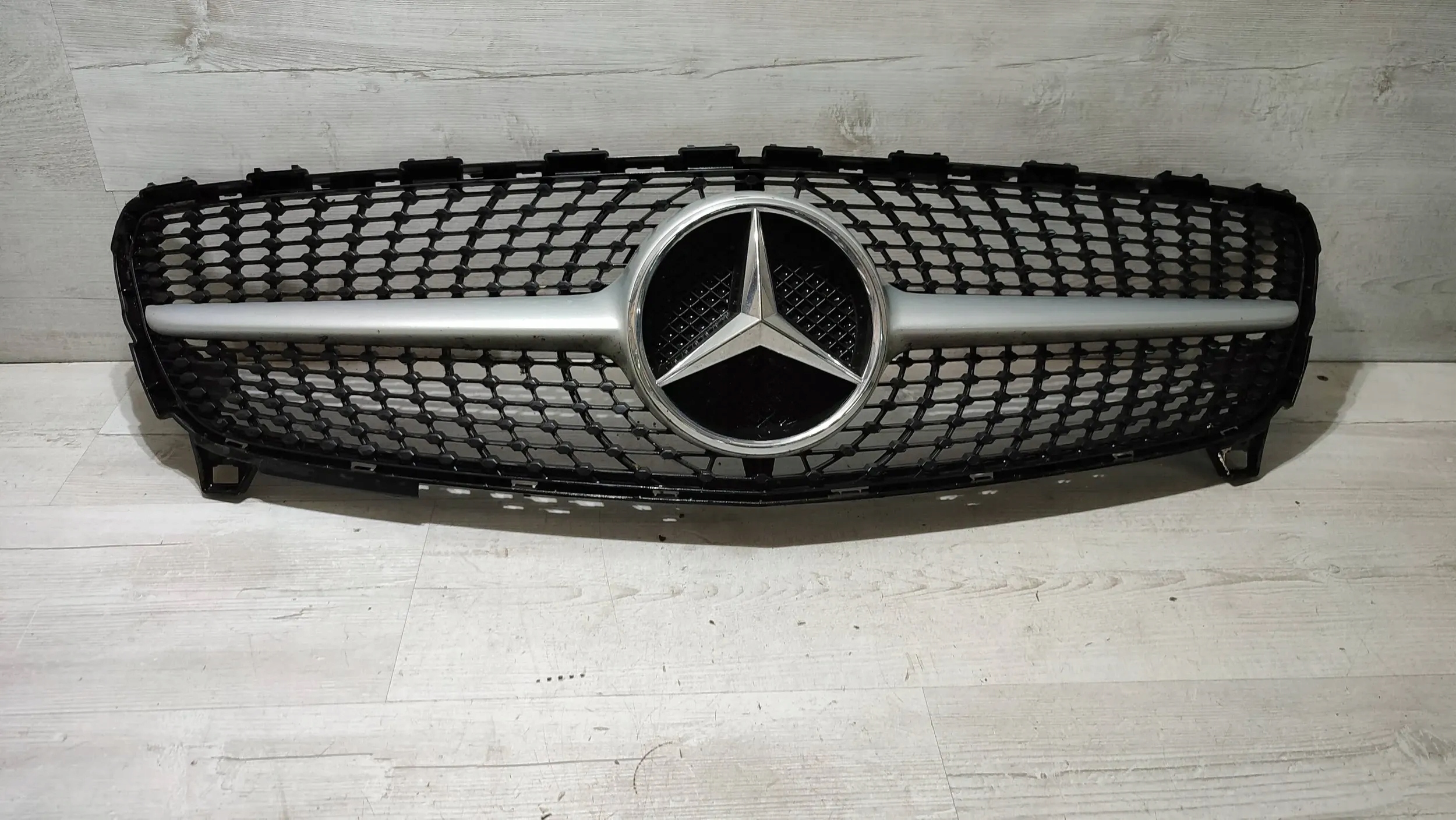 Mercedes-Benz A W176 2017 grill atrapa