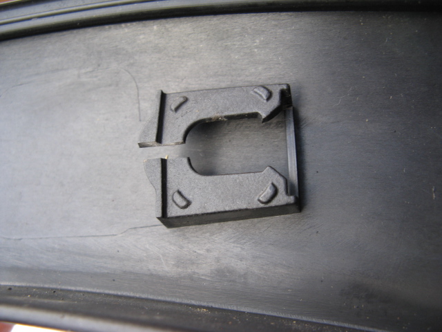 cap for fender right front SUZUKI SX4