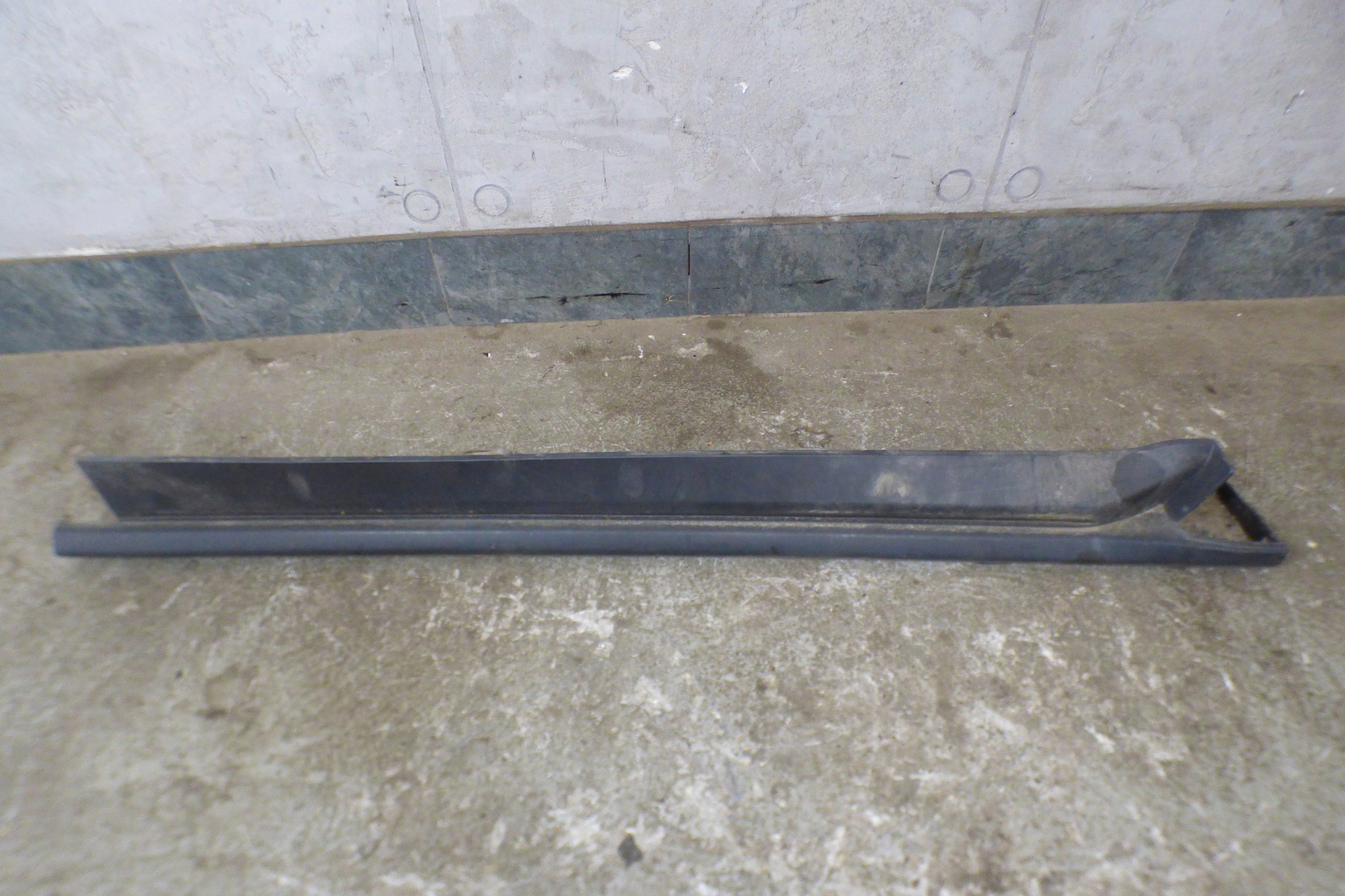 moulding threshold left right front ET76-10155AE ET76-10154-AE COURIER II MK2