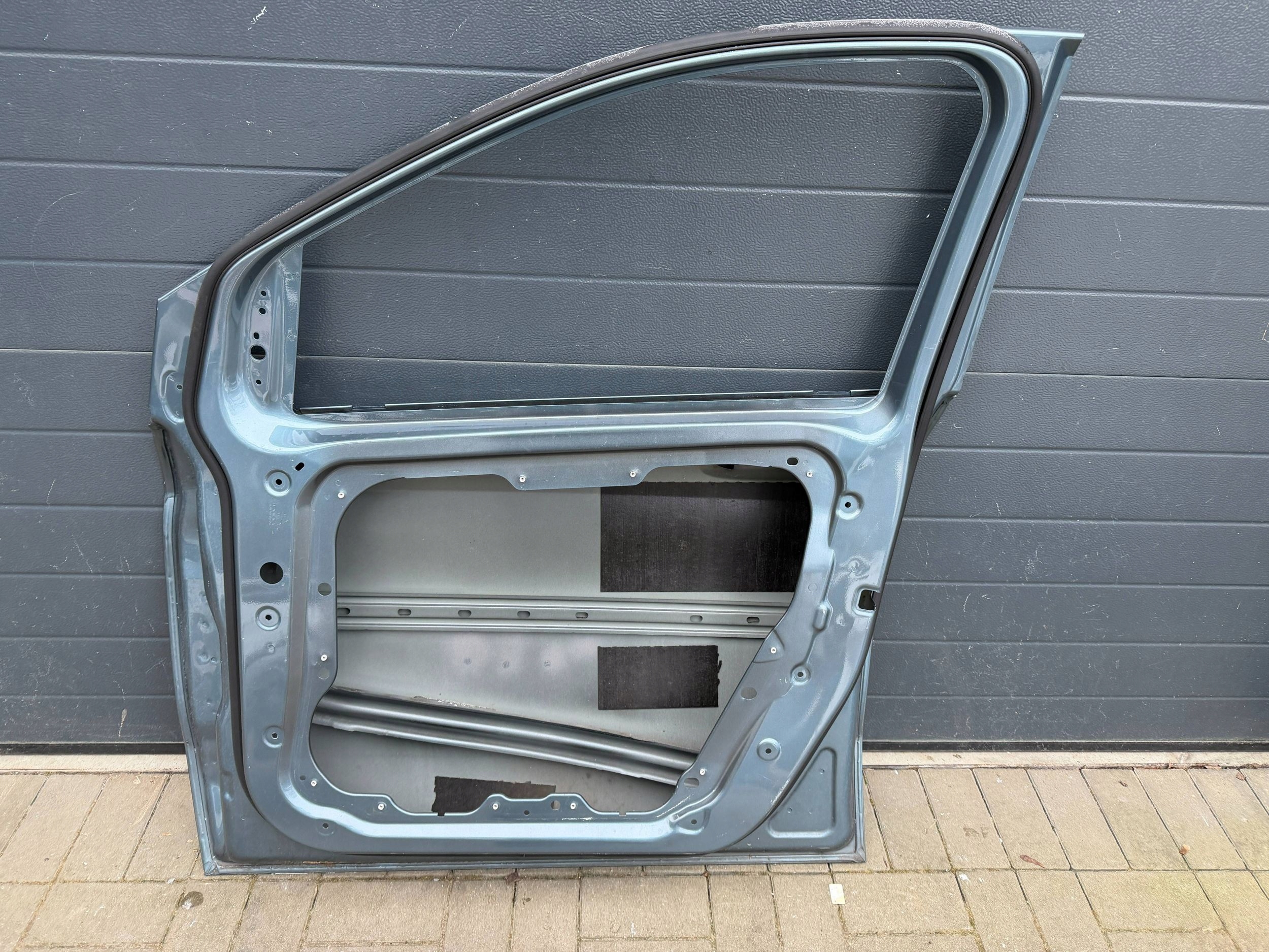 Mercedes-Benz B W246 dveře pravé předek přední
