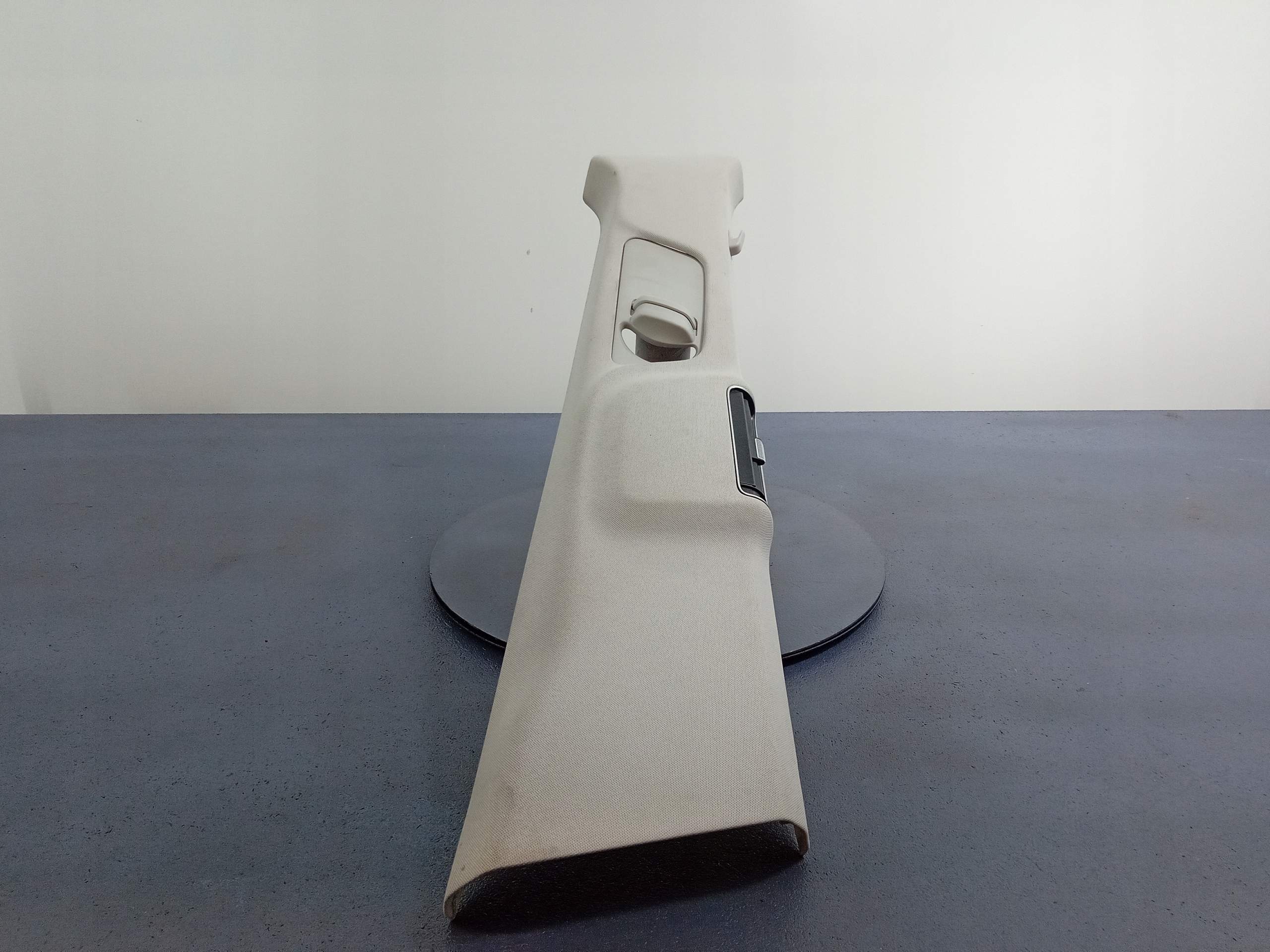 MERCEDES GLS W167 OSŁONA SŁUPKA B PRAWA GÓRNA