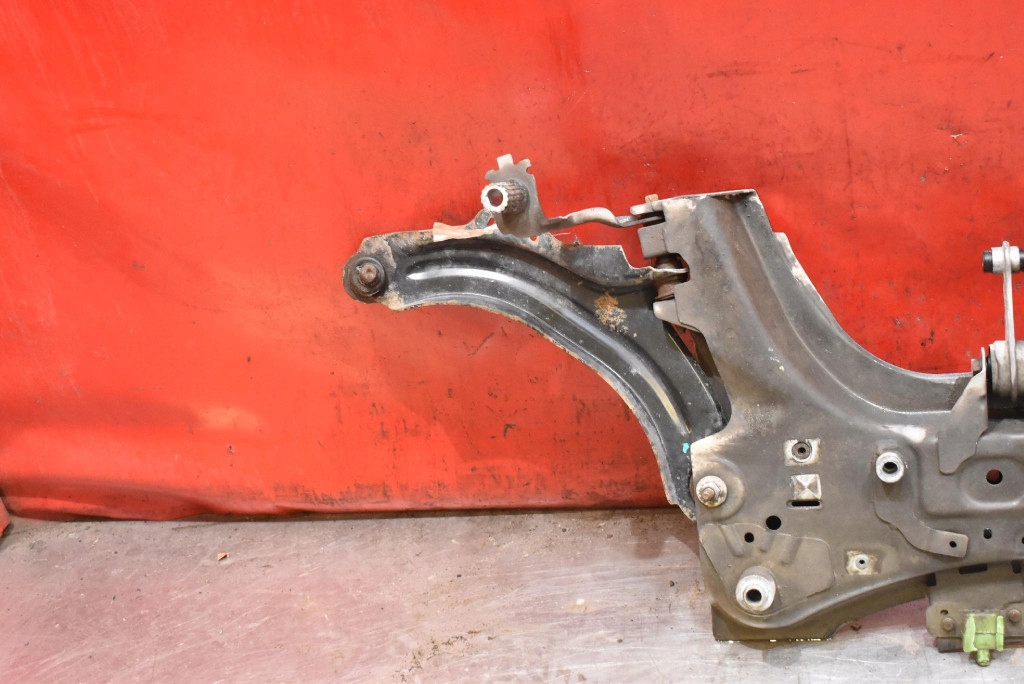 axle beam sider subframe axle beam front RENAULT CAPTUR 1 and 1.5 DCI 90 KM 13-17