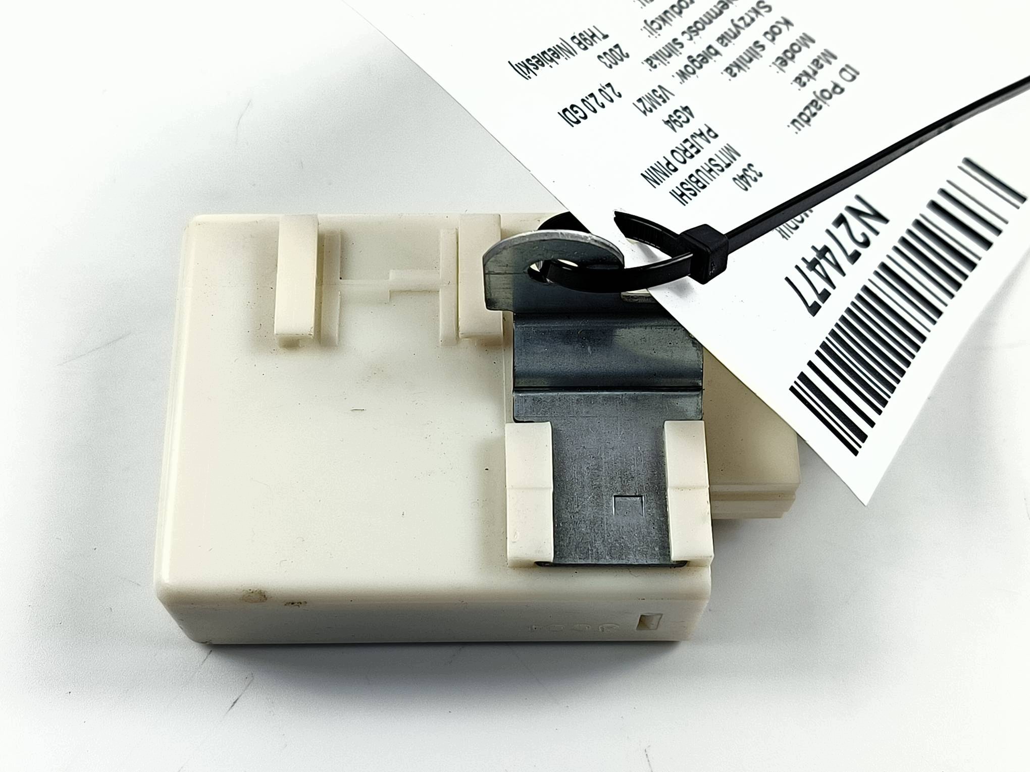 module MR377488 drives MITSHUBISHI PAJERO PININ