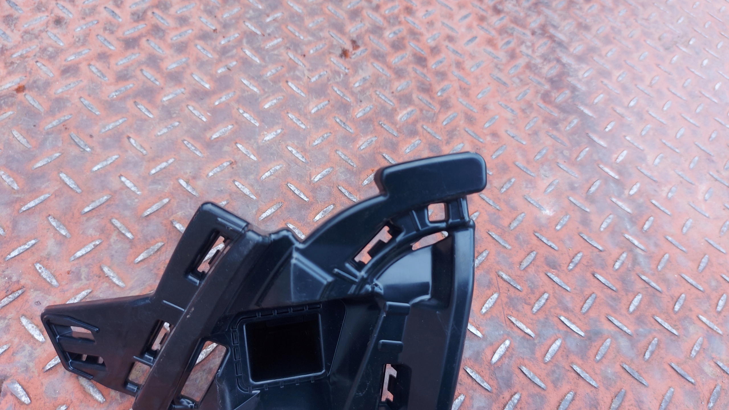 bumper bracket lights left front SKODA OCTAVIA IV 20