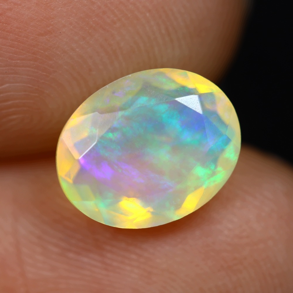 Přírodní opál 2.12 ct Ovál Etiopie certifikát Wbd