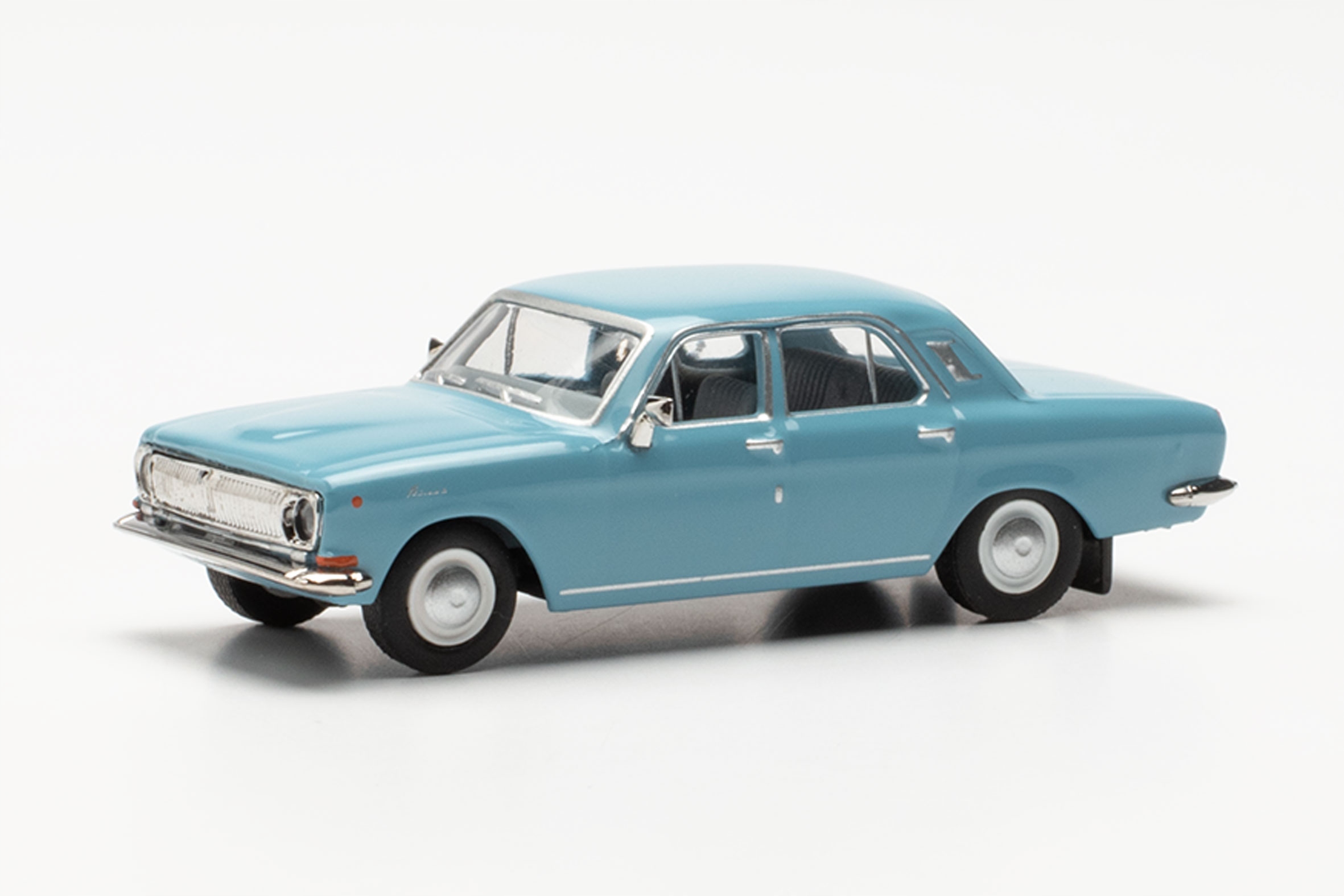 Herpa 024334-004 Wolga M 24, pastell blue