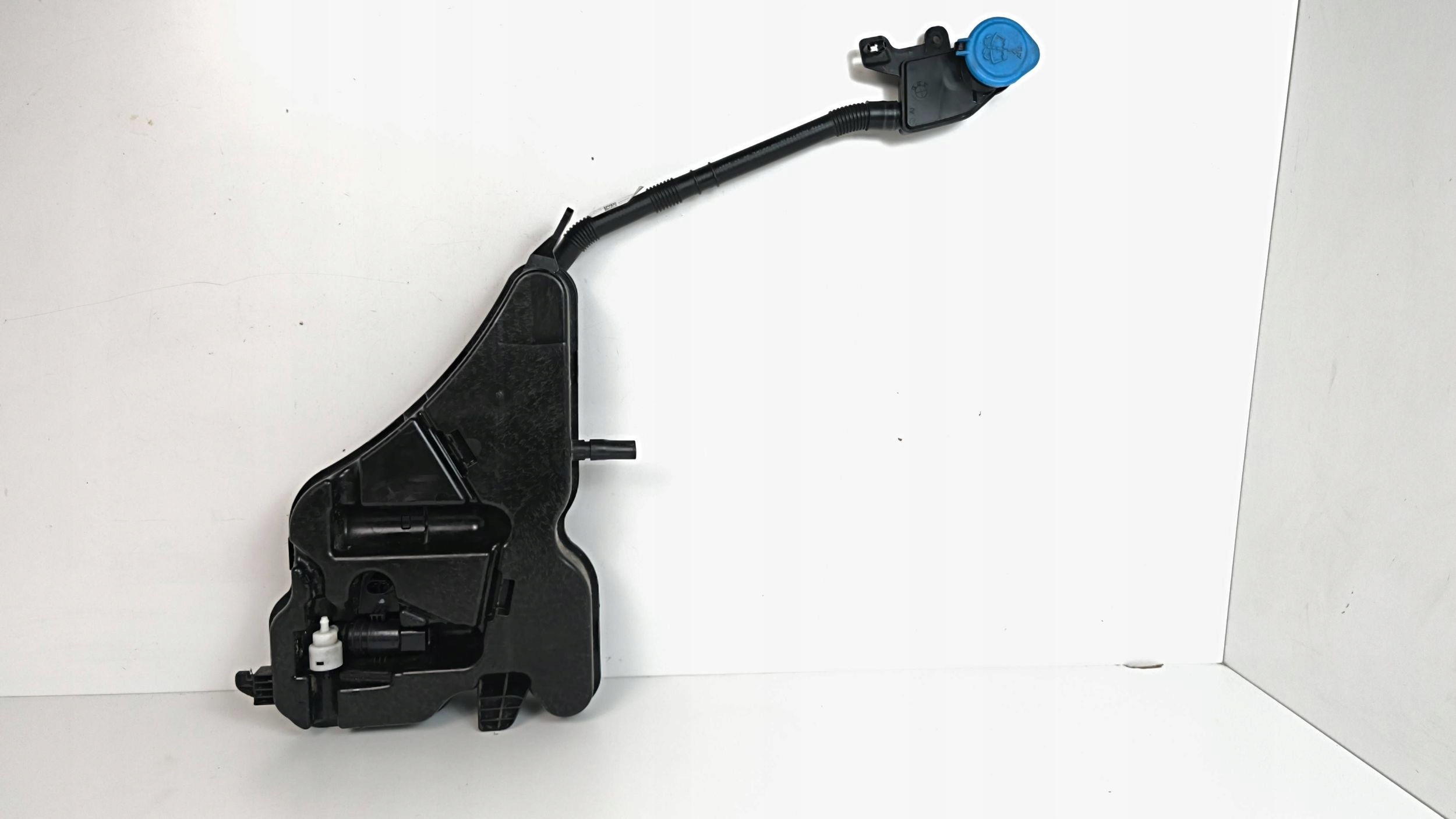 BMW 3 G20 G21 7449656 washer fluid tank