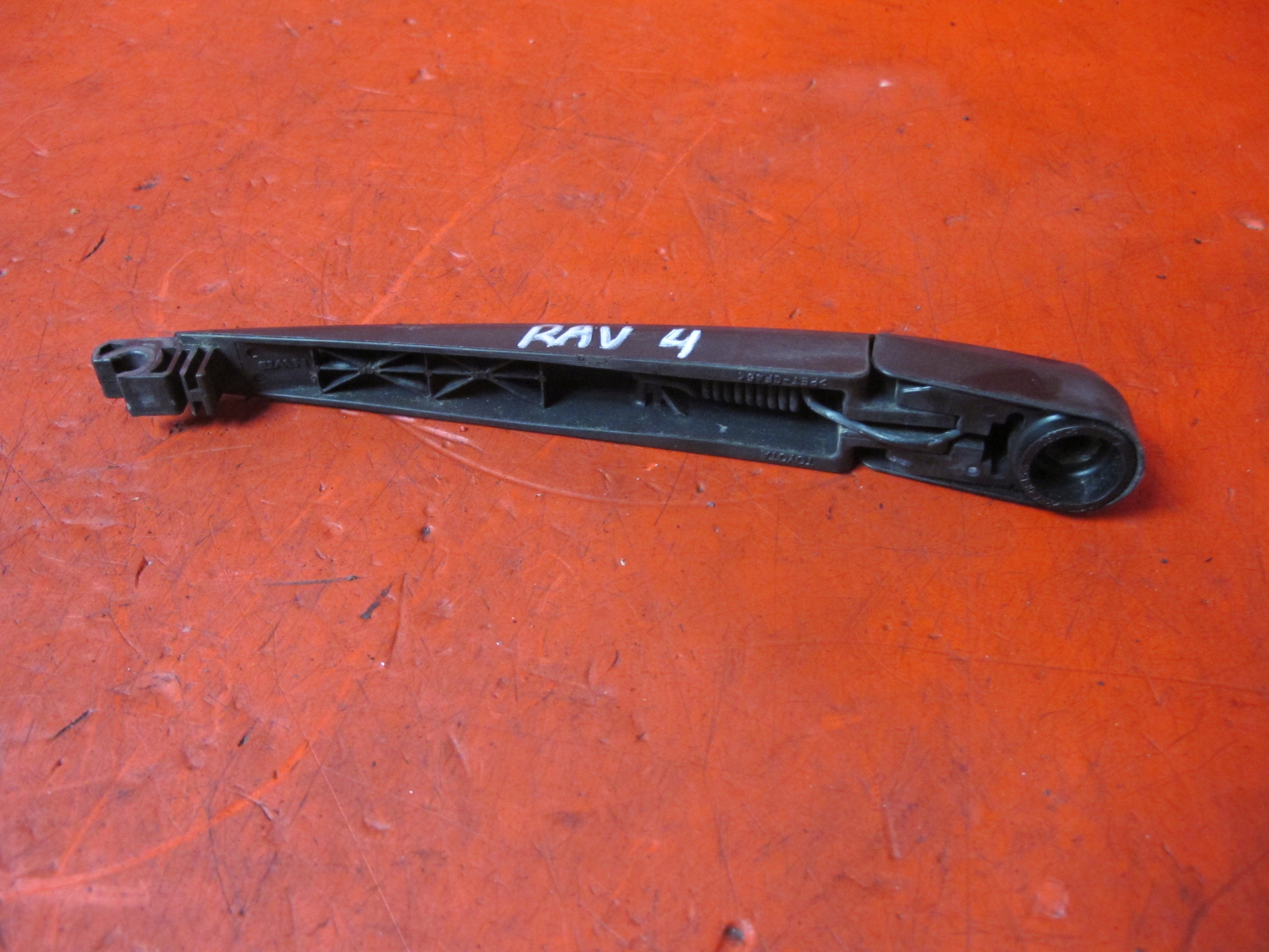 TOYOTA RAV4 II 2 00-05 WISCHERARM HECKKLAPPE HECK