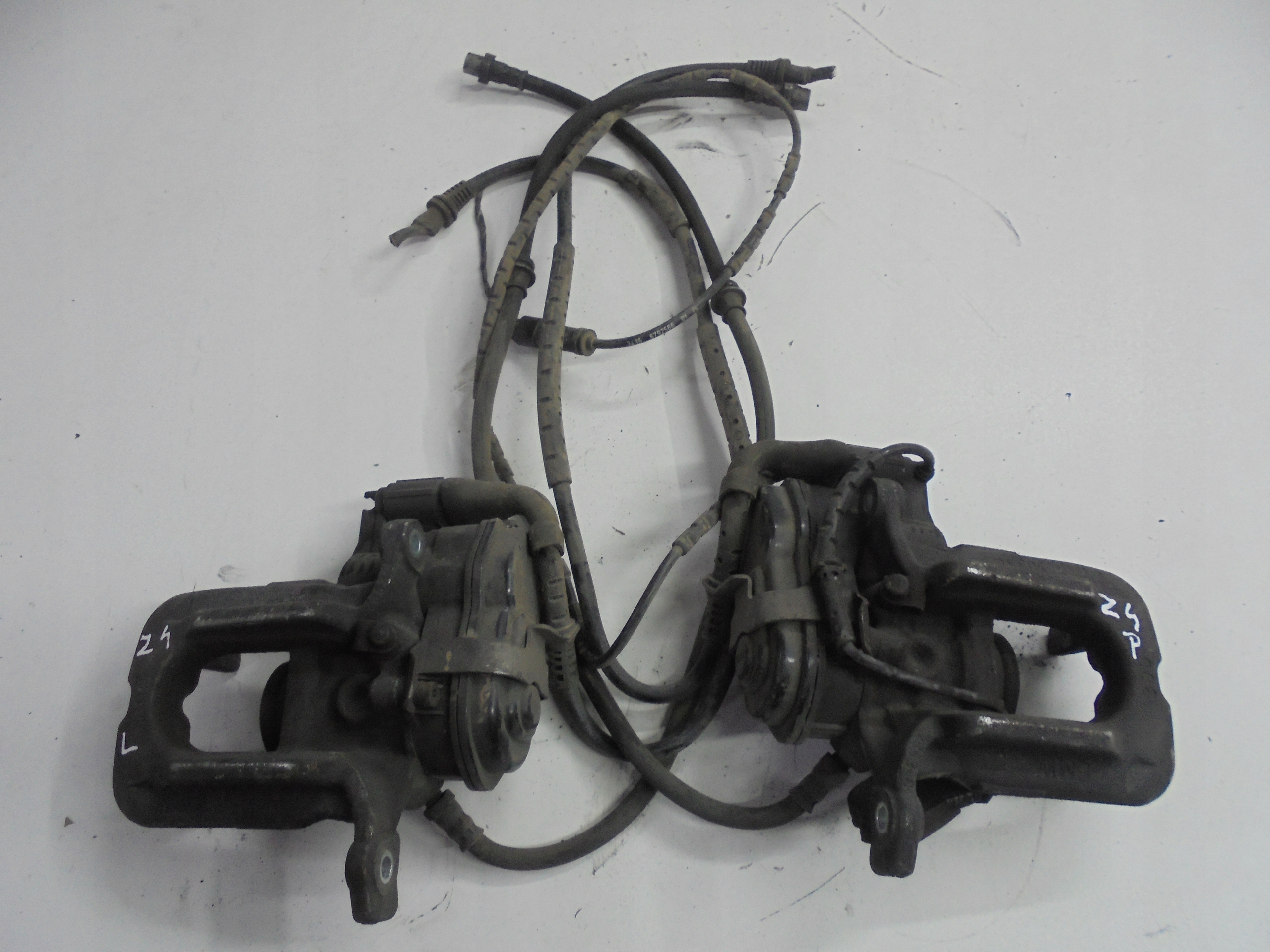 MERCEDES E W207 C207 caliper rear part right left 09-16